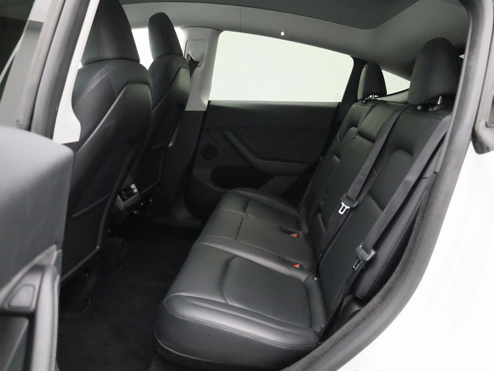 Tesla-Model Y-image-11