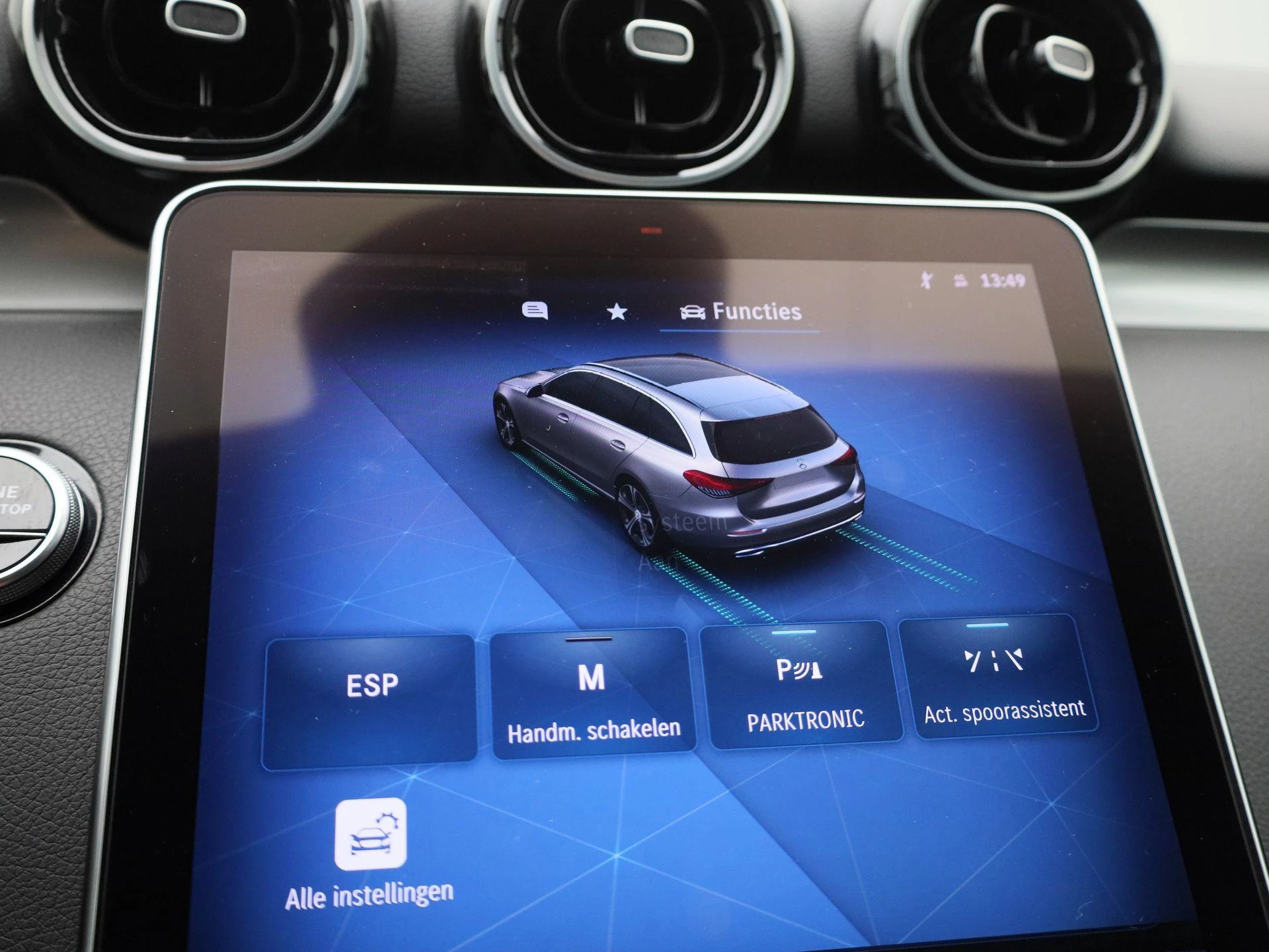 Mercedes-Benz-C-Klasse-image-30