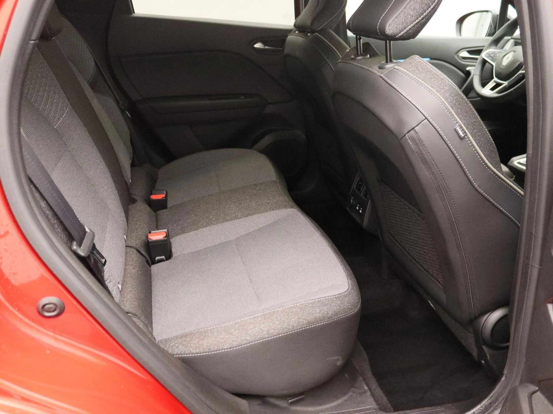 Renault-Captur-image-24