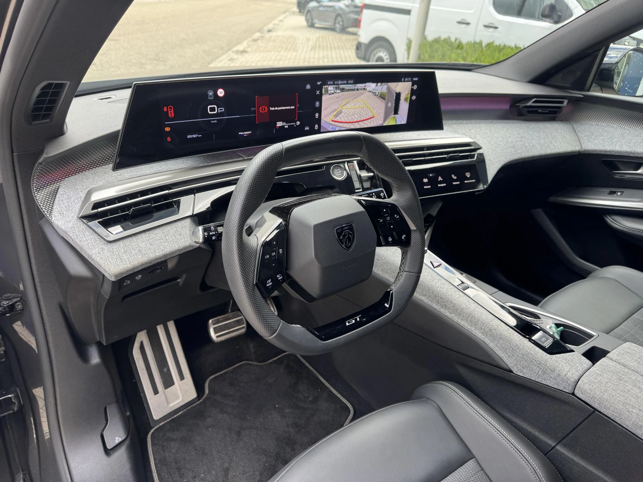 Peugeot-5008-image-18