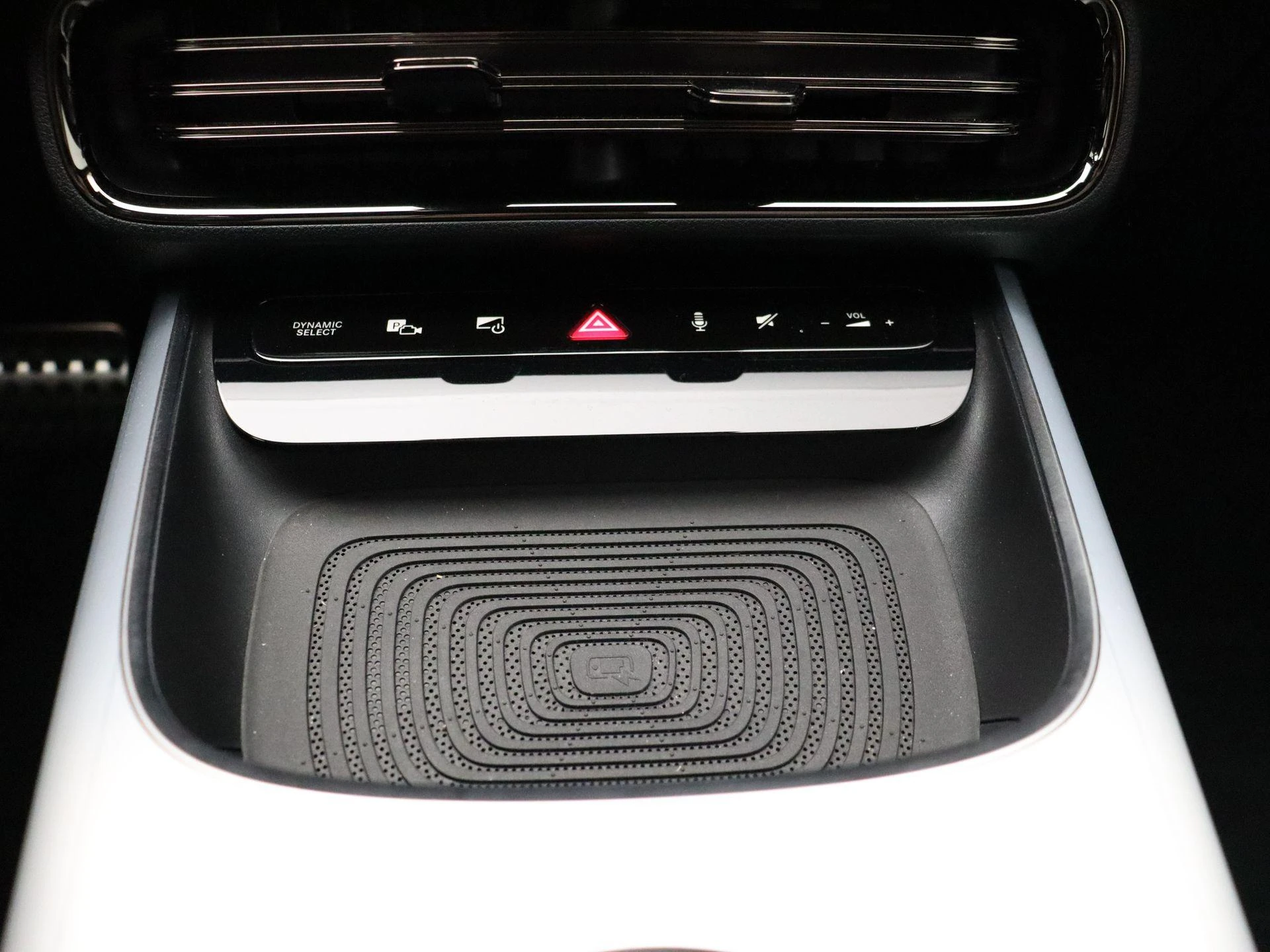 Mercedes-Benz-CLA-image-20
