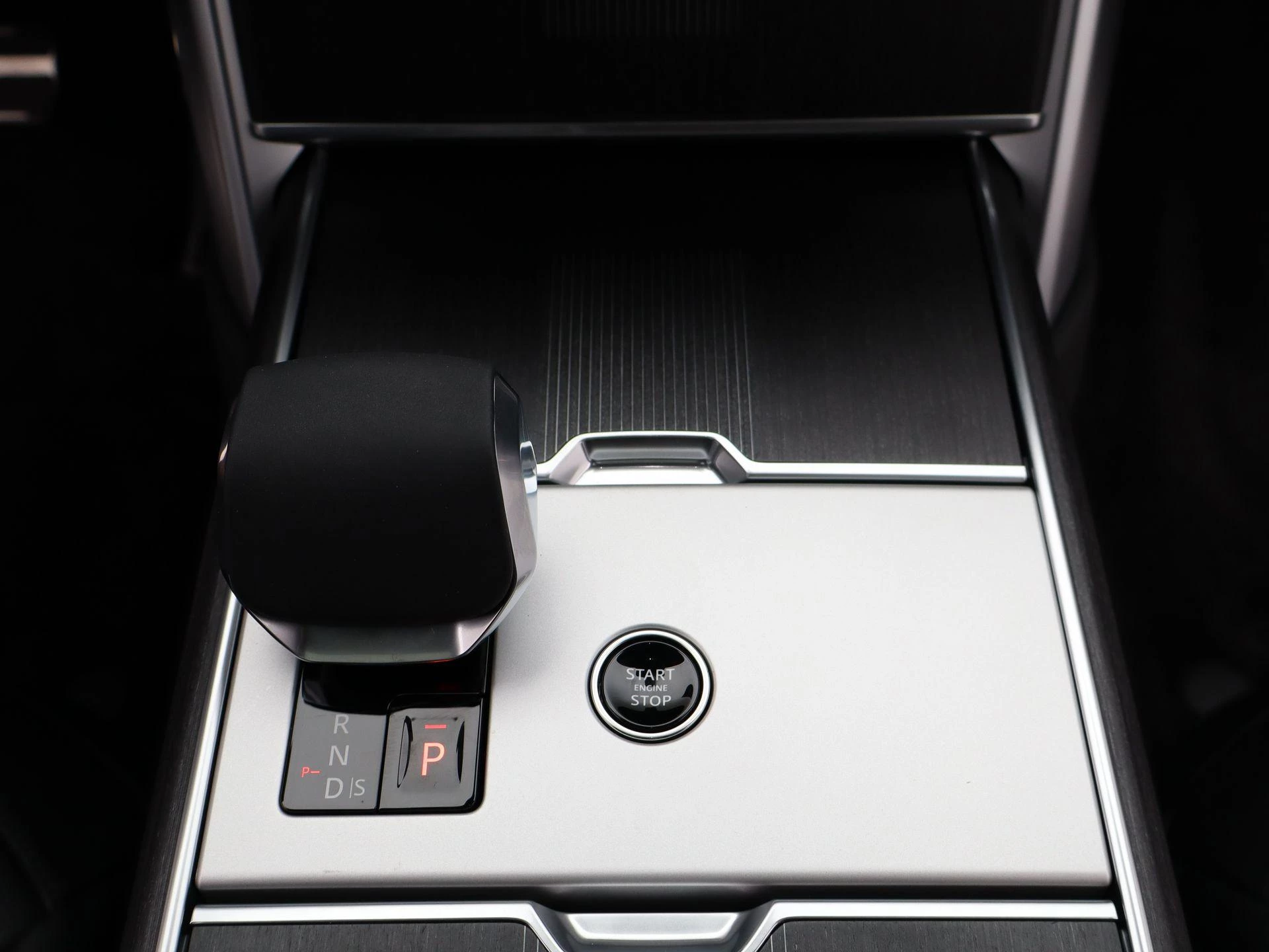 Land Rover-Range Rover-image-10