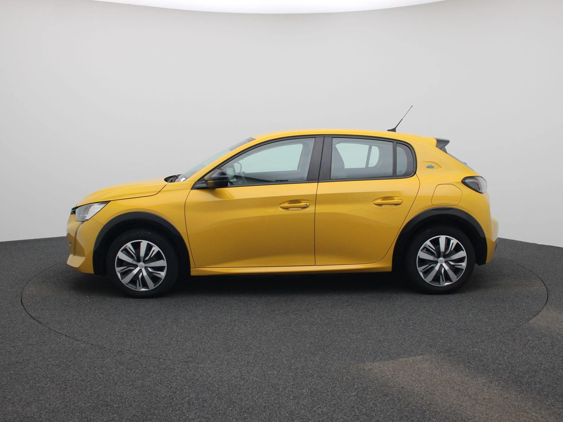 Peugeot-e-208-image-3