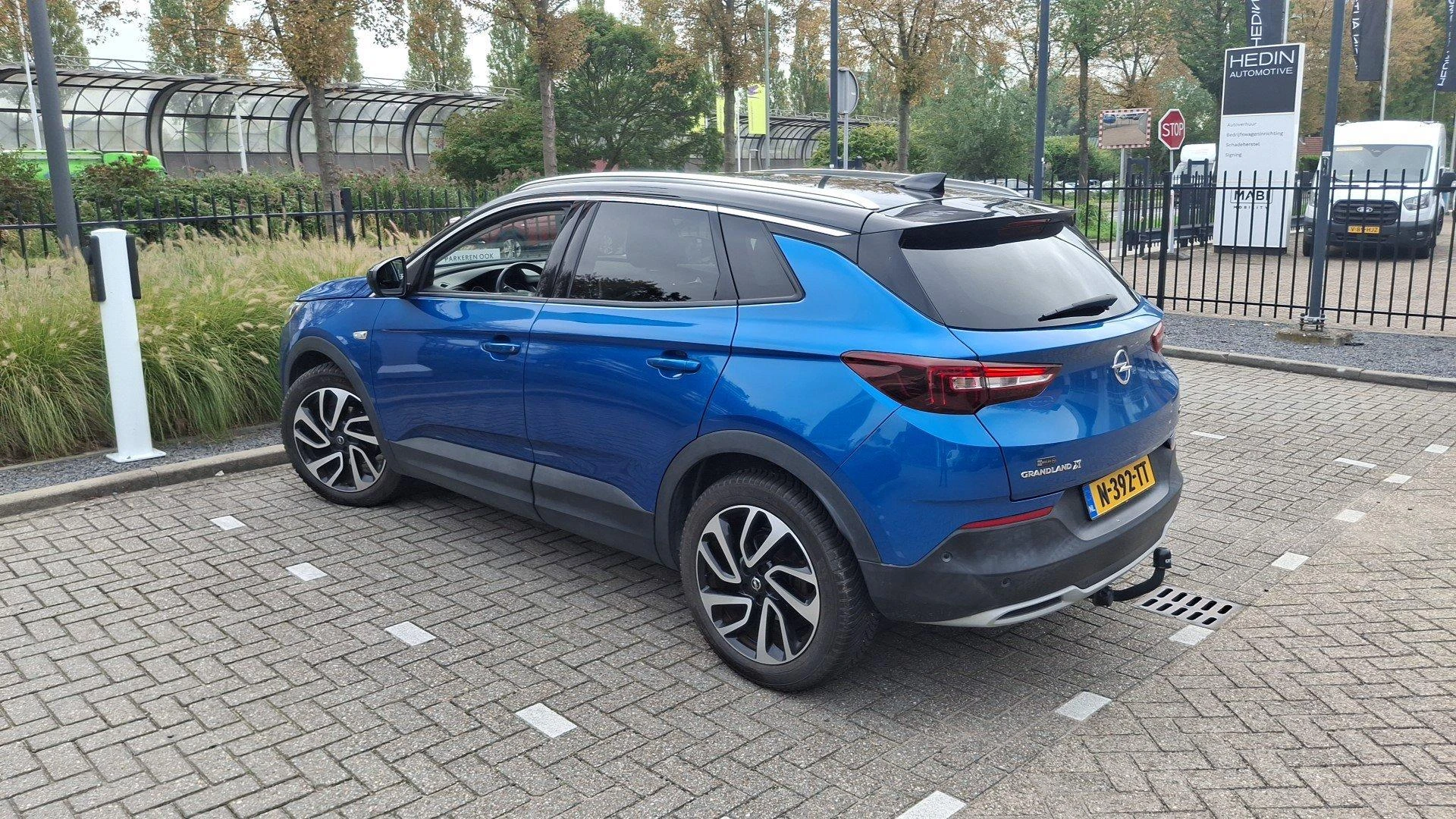 Opel-Grandland X-image-3