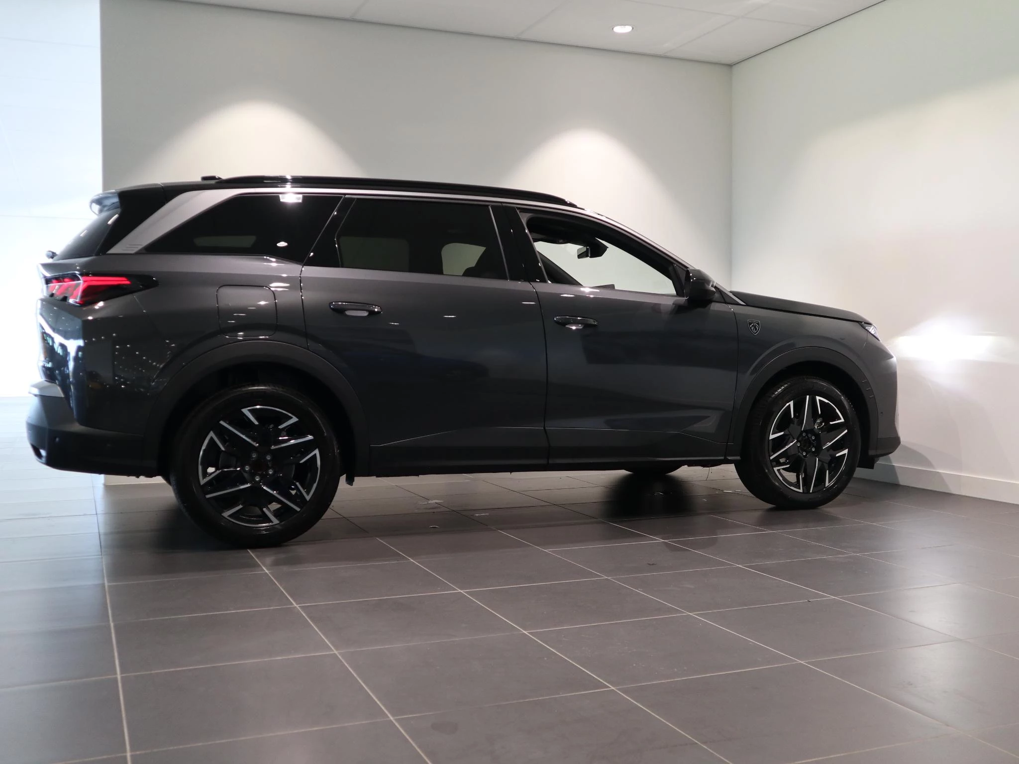 Peugeot-5008-image-5