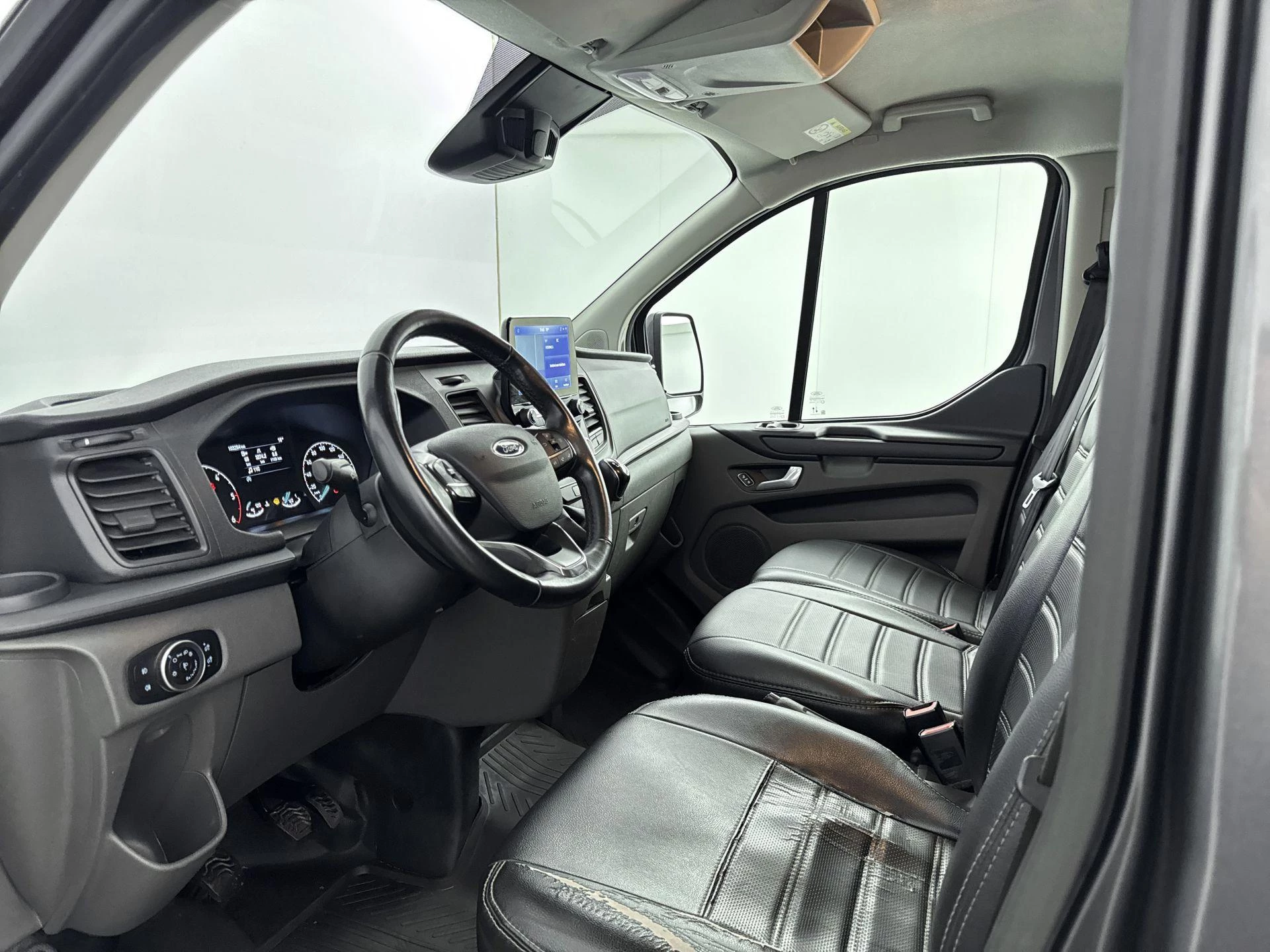 Ford-Transit Custom-image-10