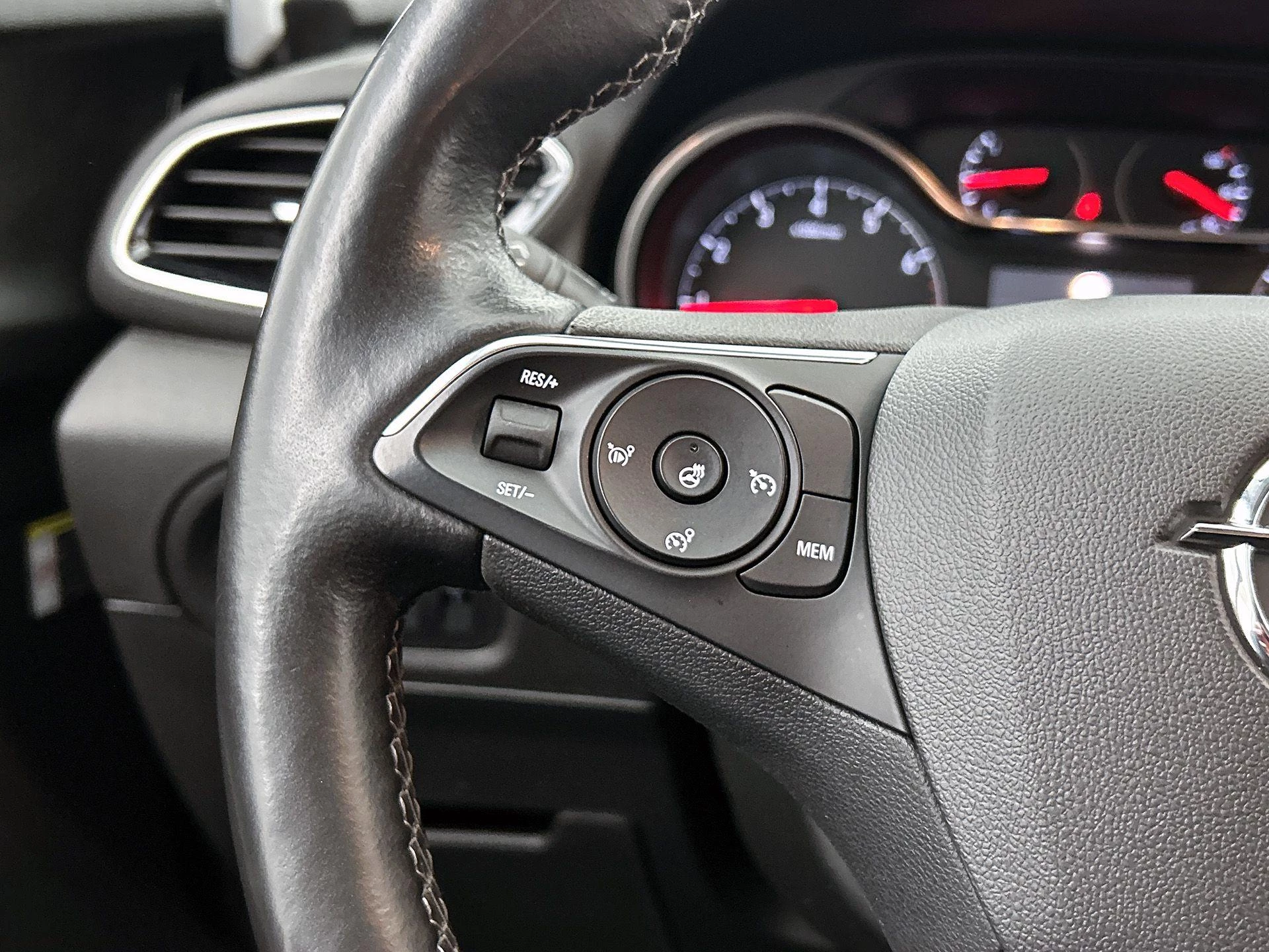 Opel-Grandland X-image-10