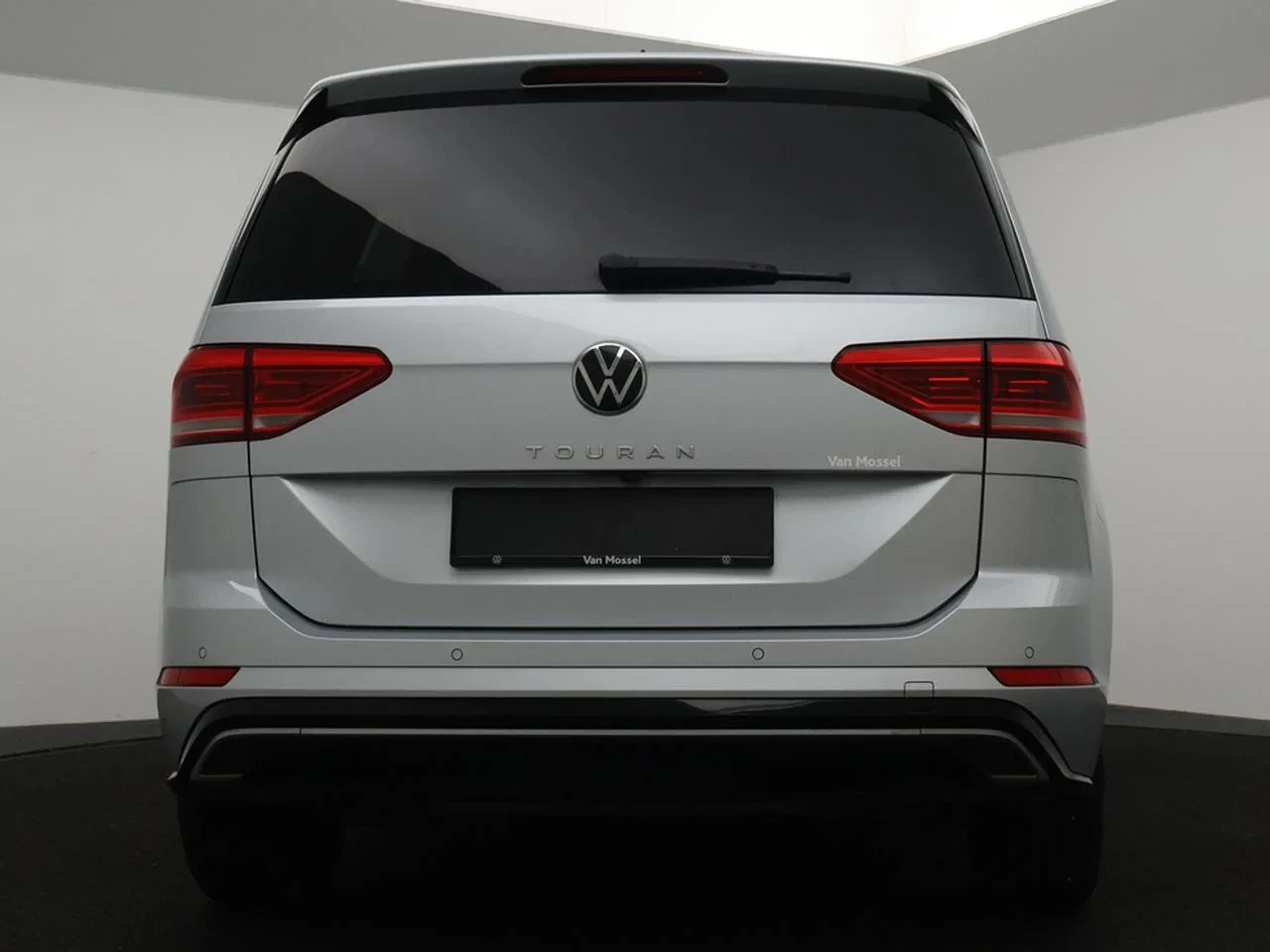 Volkswagen-Touran-image-10