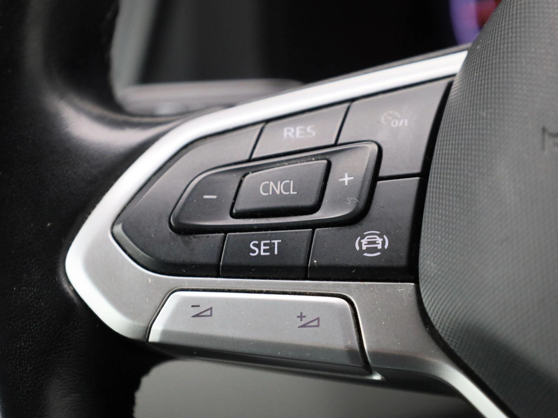 Volkswagen-Transporter-image-23