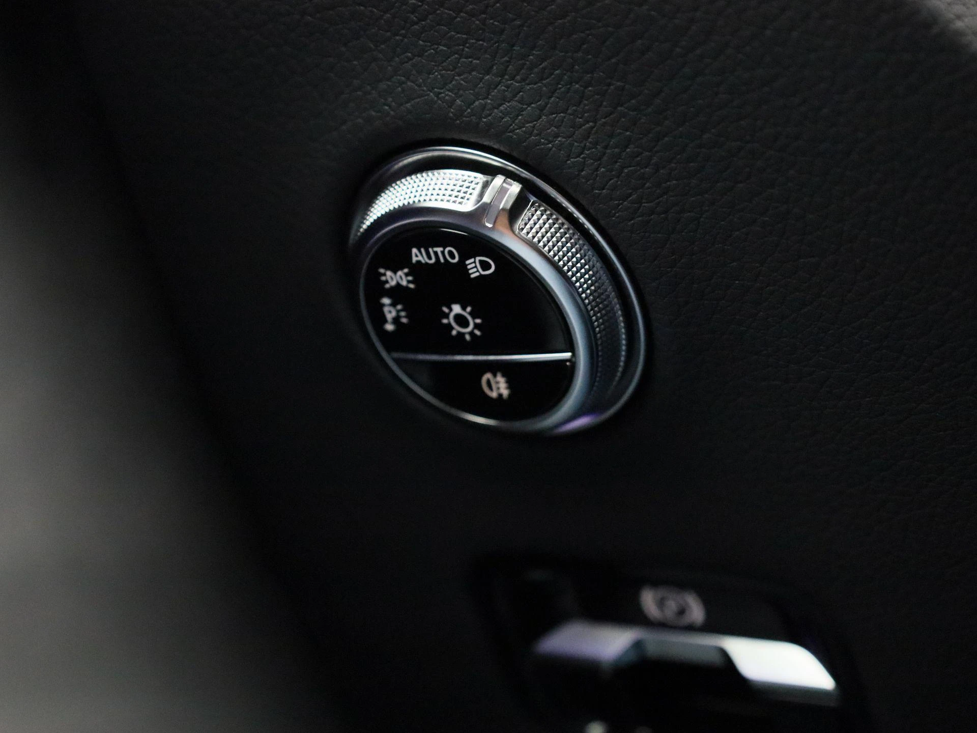 Mercedes-Benz-GLC-image-20
