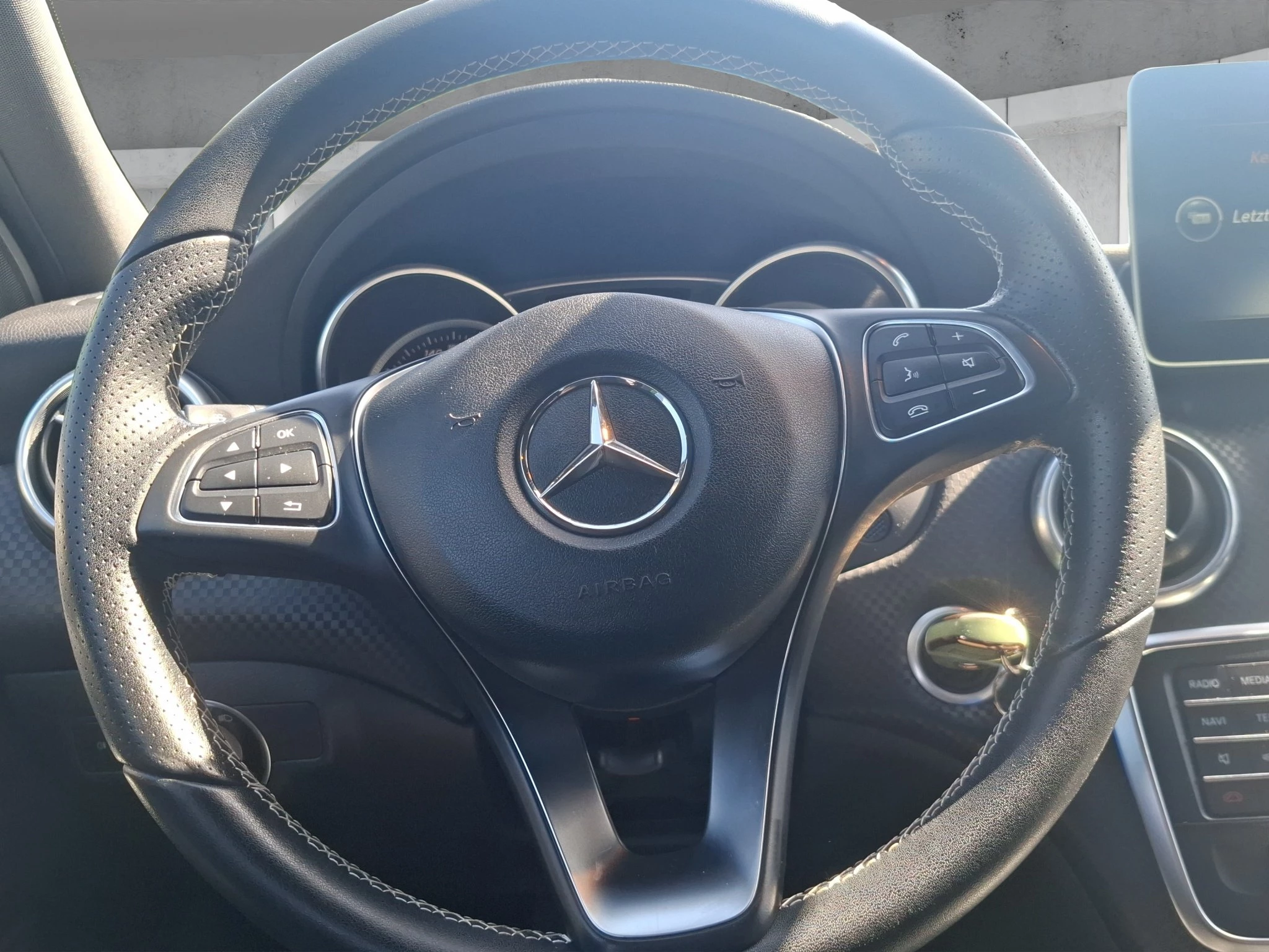 Mercedes-Benz-A-Klasse-image-12