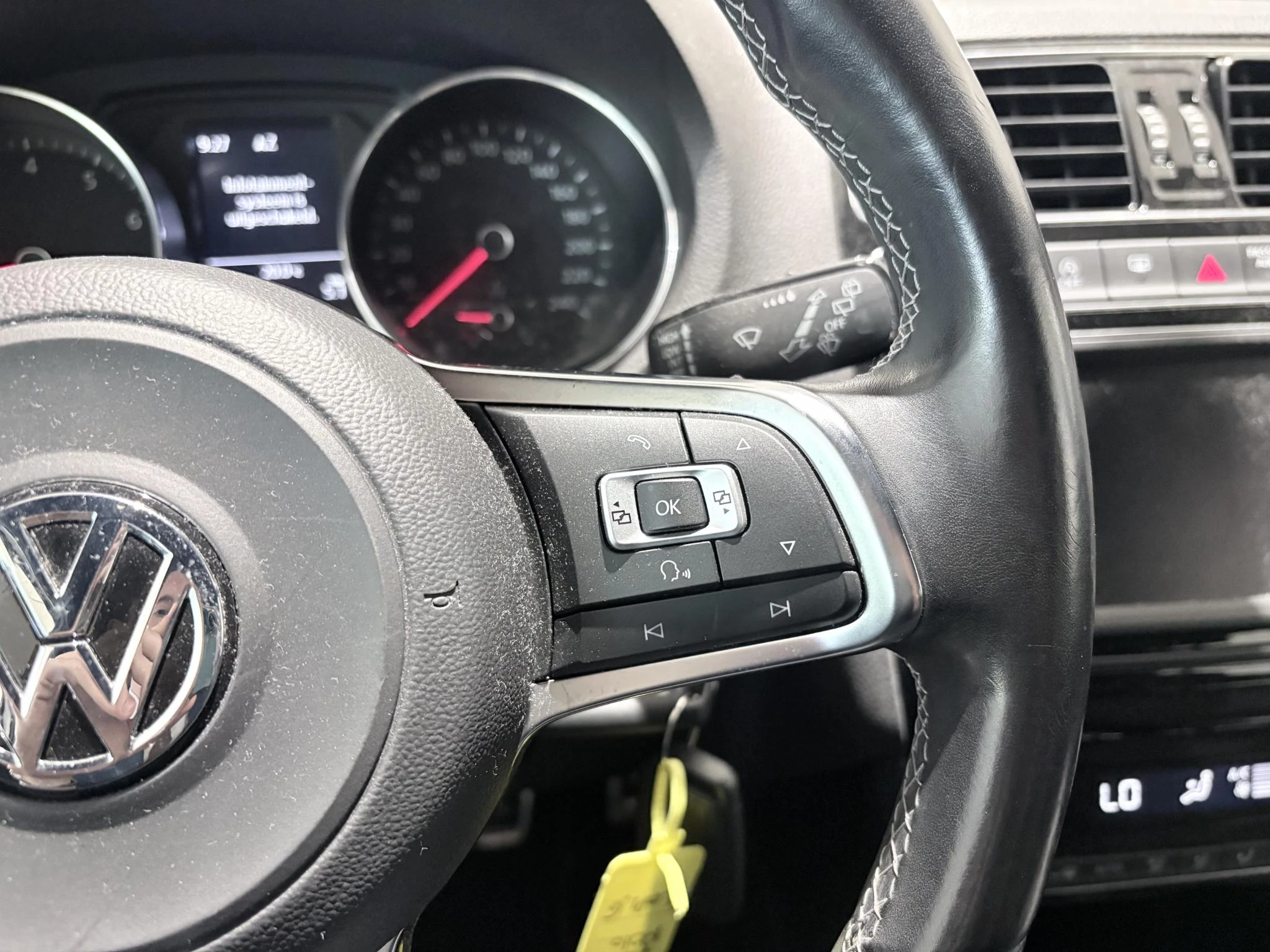 Volkswagen-Polo-image-16