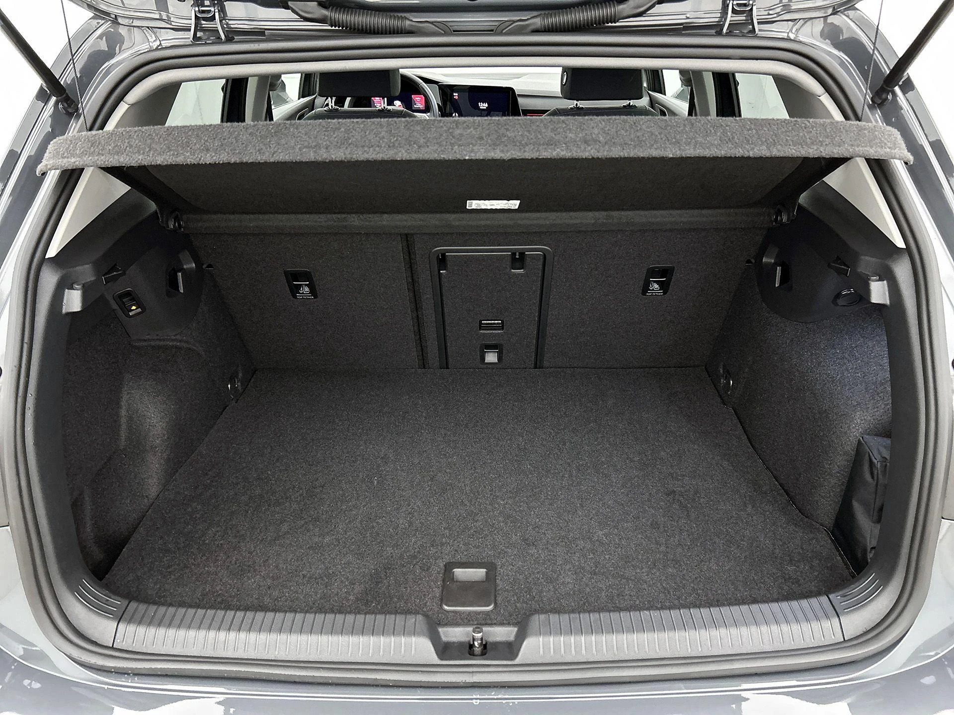 Volkswagen-Golf-image-14