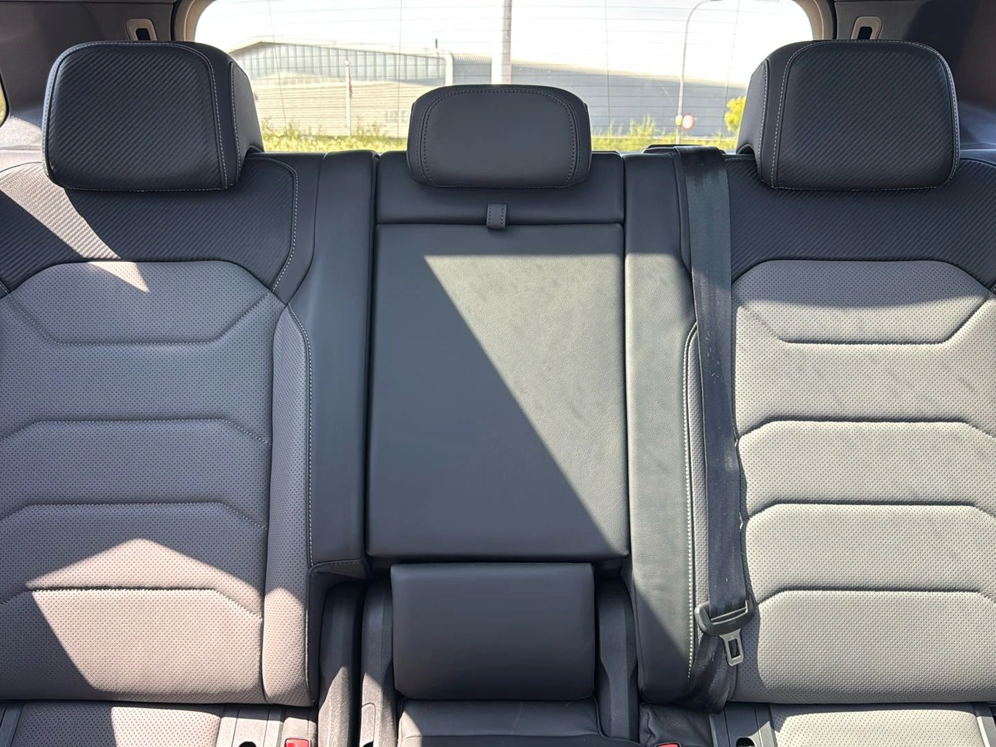 Volkswagen-Touareg-image-8