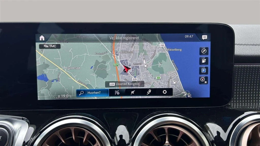 Mercedes-Benz-EQB-image-15