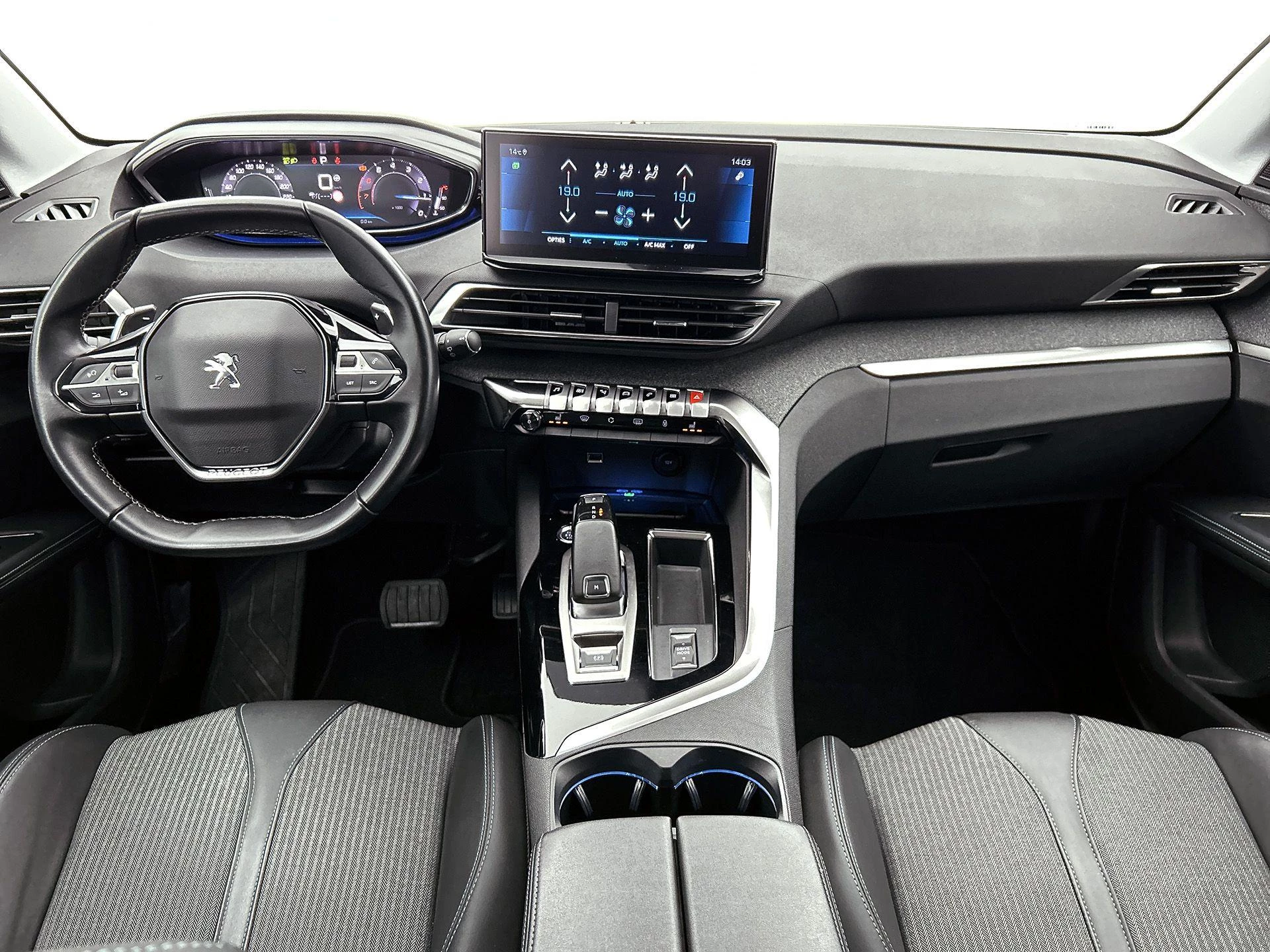 Peugeot-5008-image-25