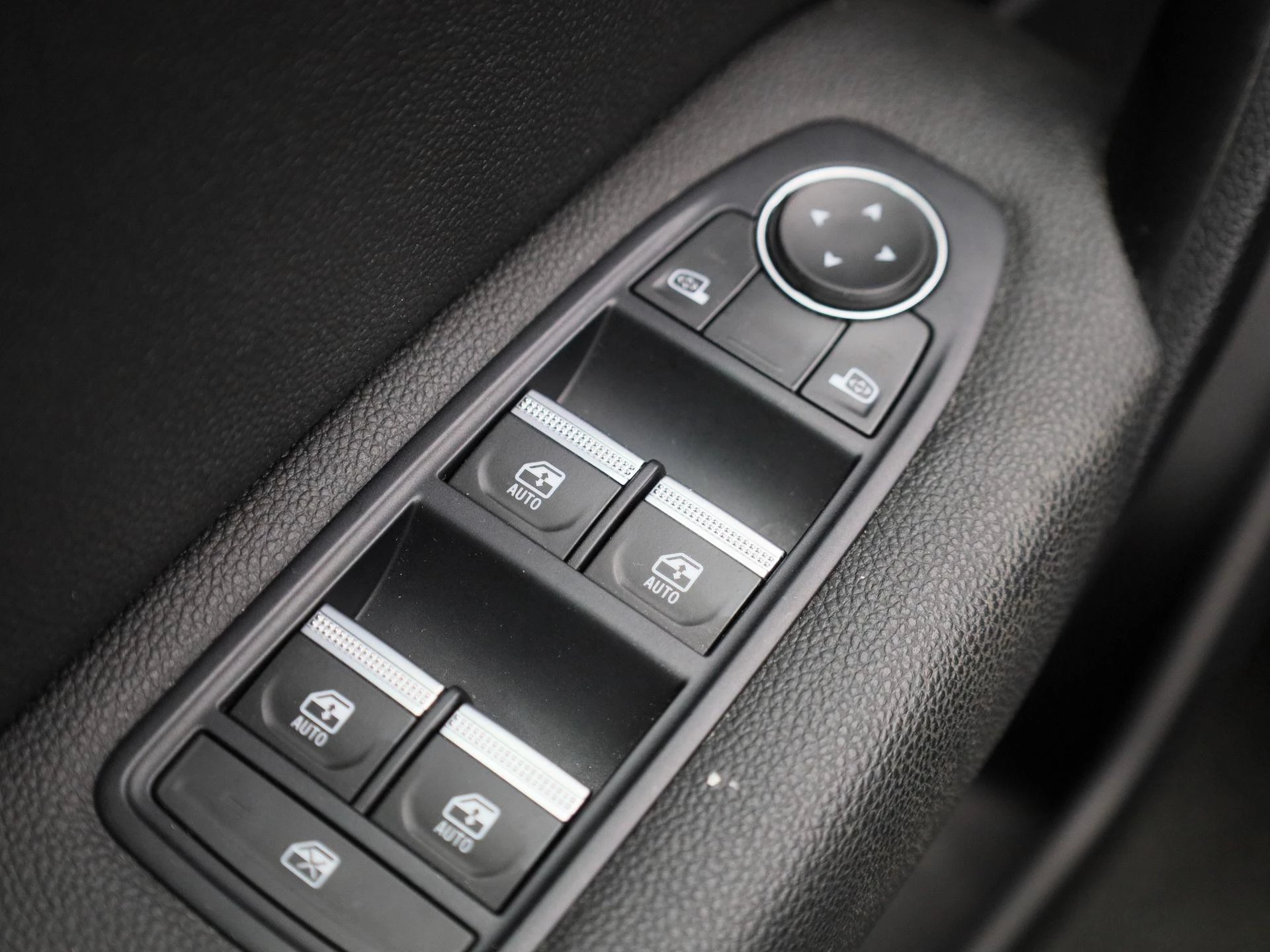Renault Captur 1.6 E-Tech Hybrid 145 Rive Gauche