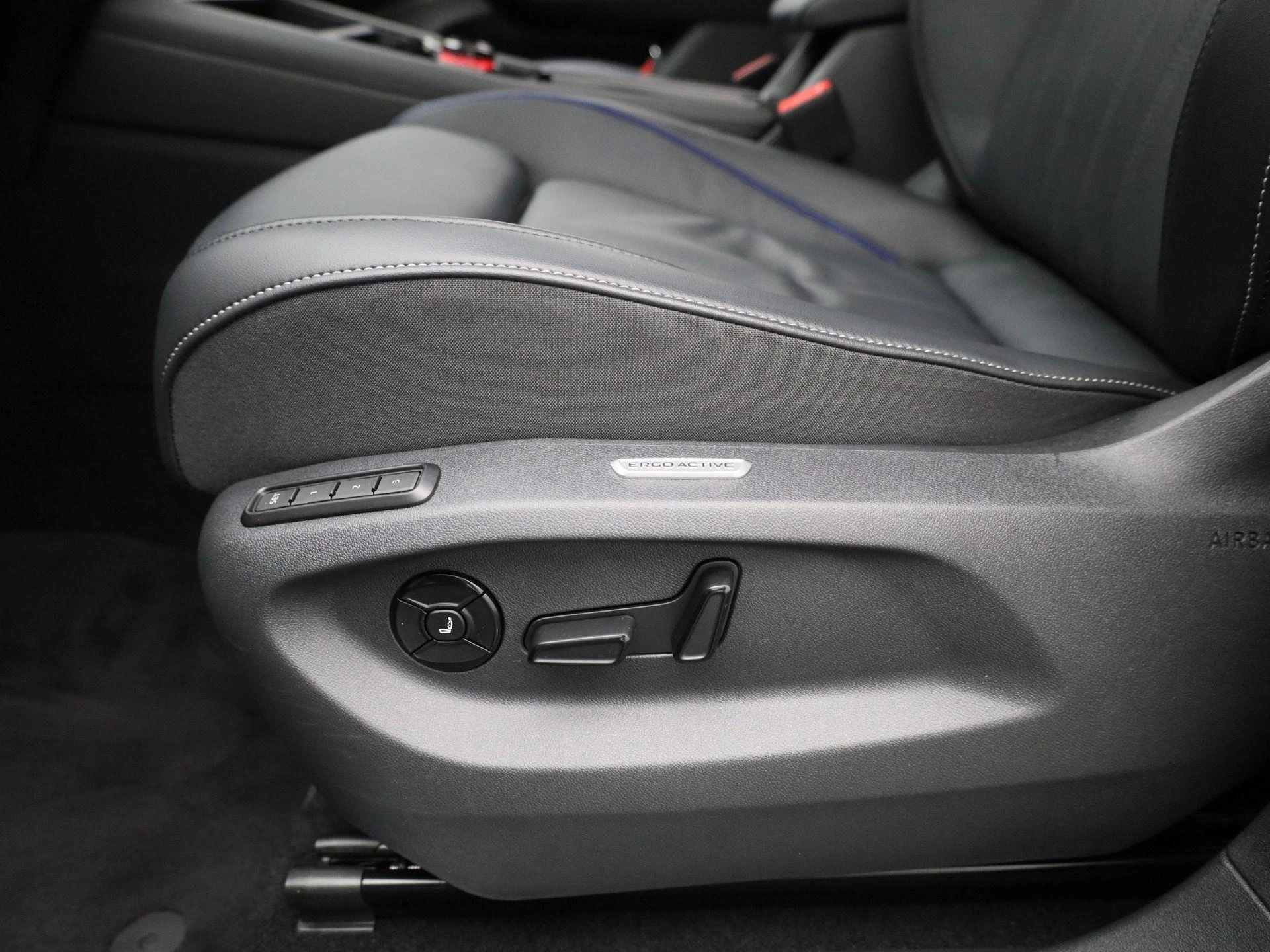 Volkswagen-Tiguan-image-34