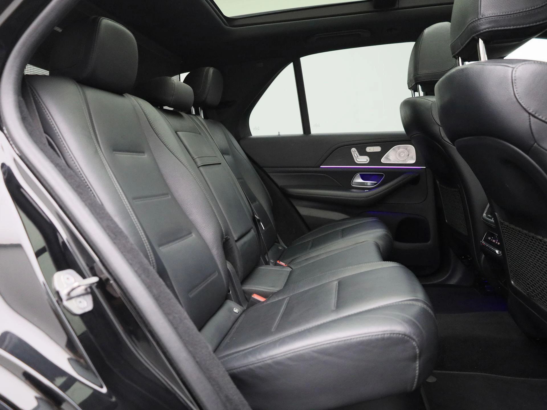 Mercedes-Benz-GLE-image-55