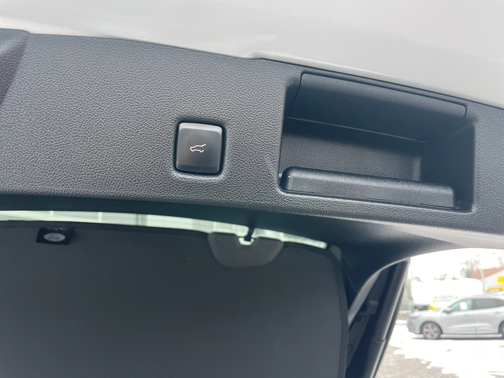 Ford Kuga ST-Line X Aut.*PANO*AHK*360GRAD*LED-MATRIX*NAVI*GRA*WINTER-PKT.