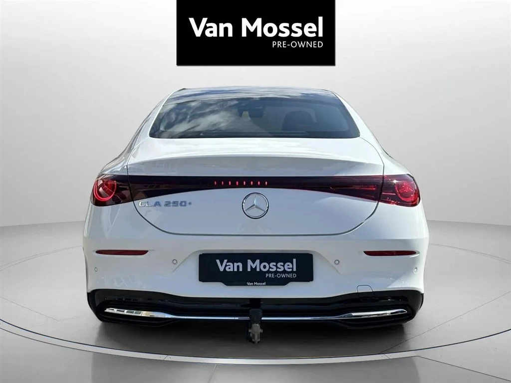 Mercedes-Benz-CLA-image-5