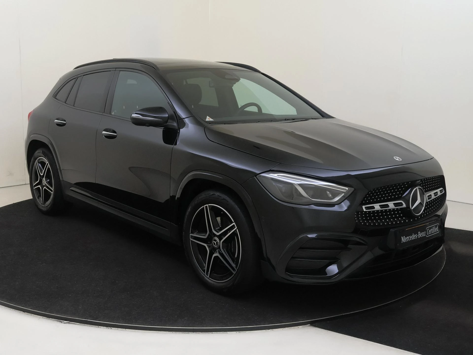 Mercedes-Benz-GLA-image-4