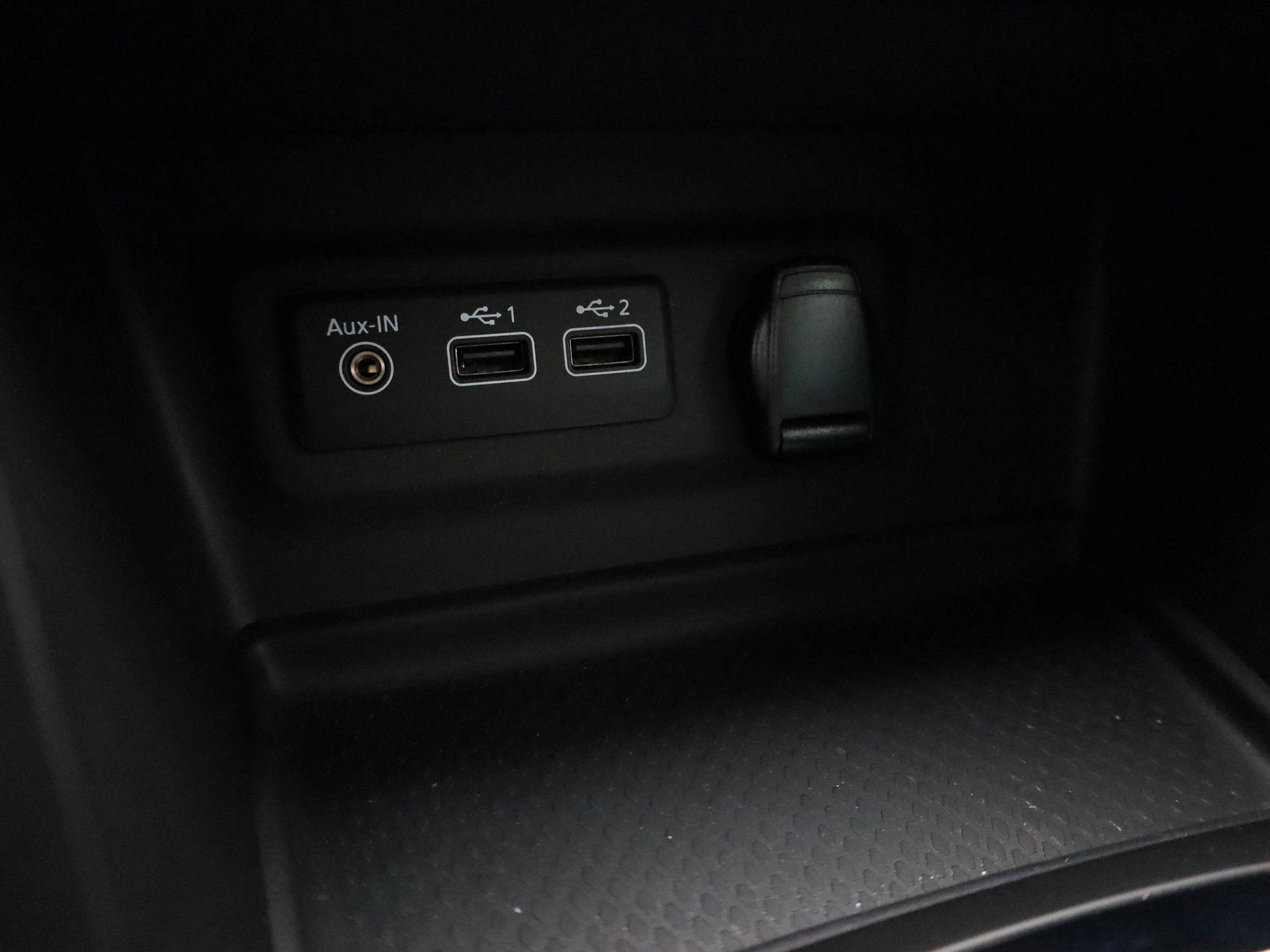 Renault-Megane E-Tech-image-23