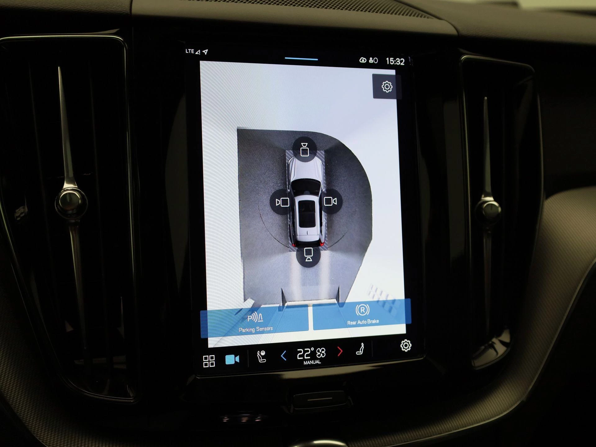 Volvo XC60 2.0 T6 Plug-in hybrid AWD Plus Dark