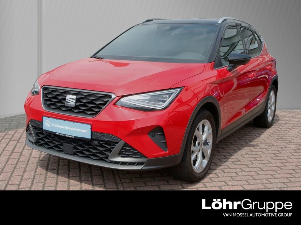 SEAT-Arona-image-0