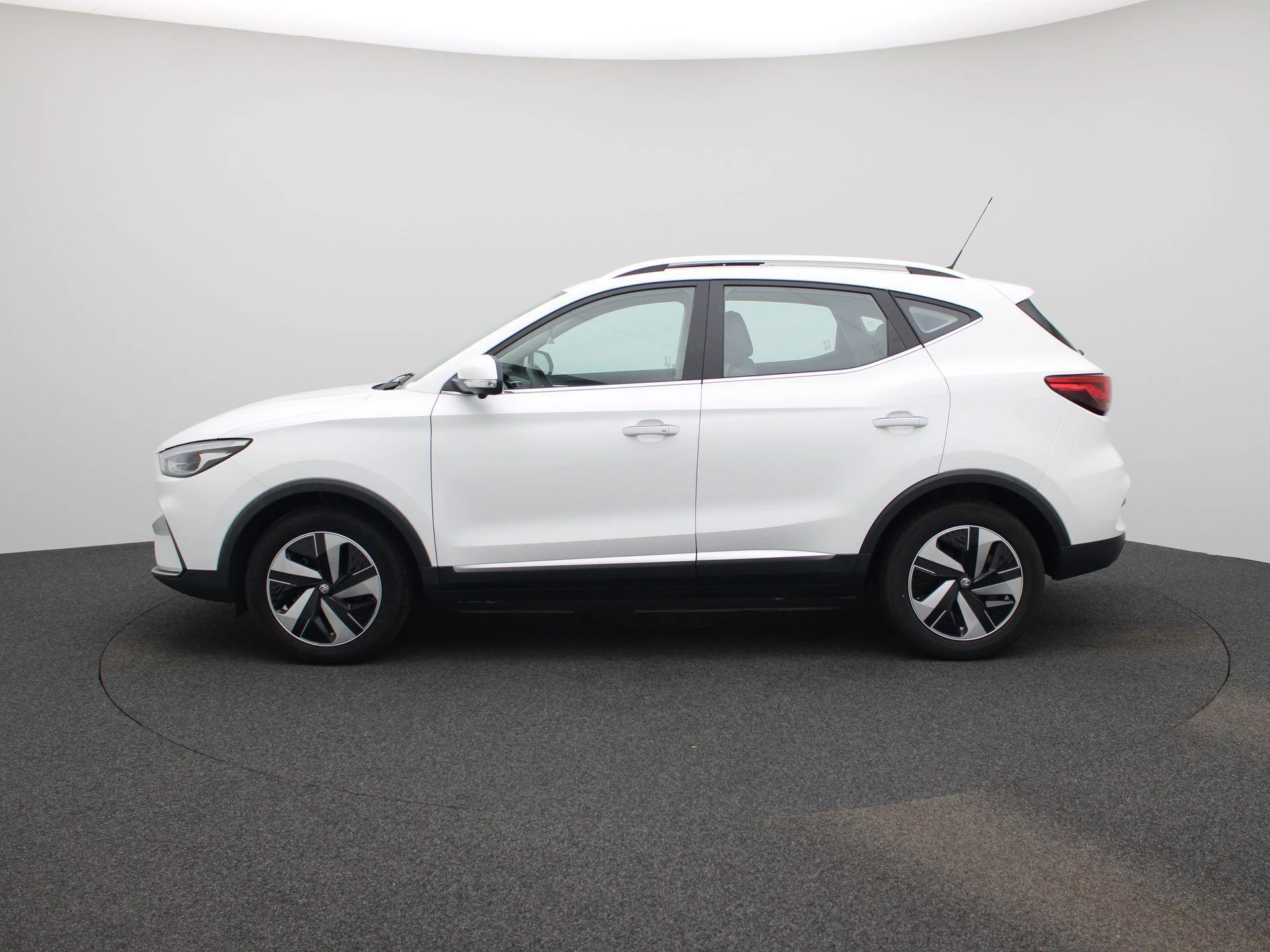MG-ZS EV-image-3