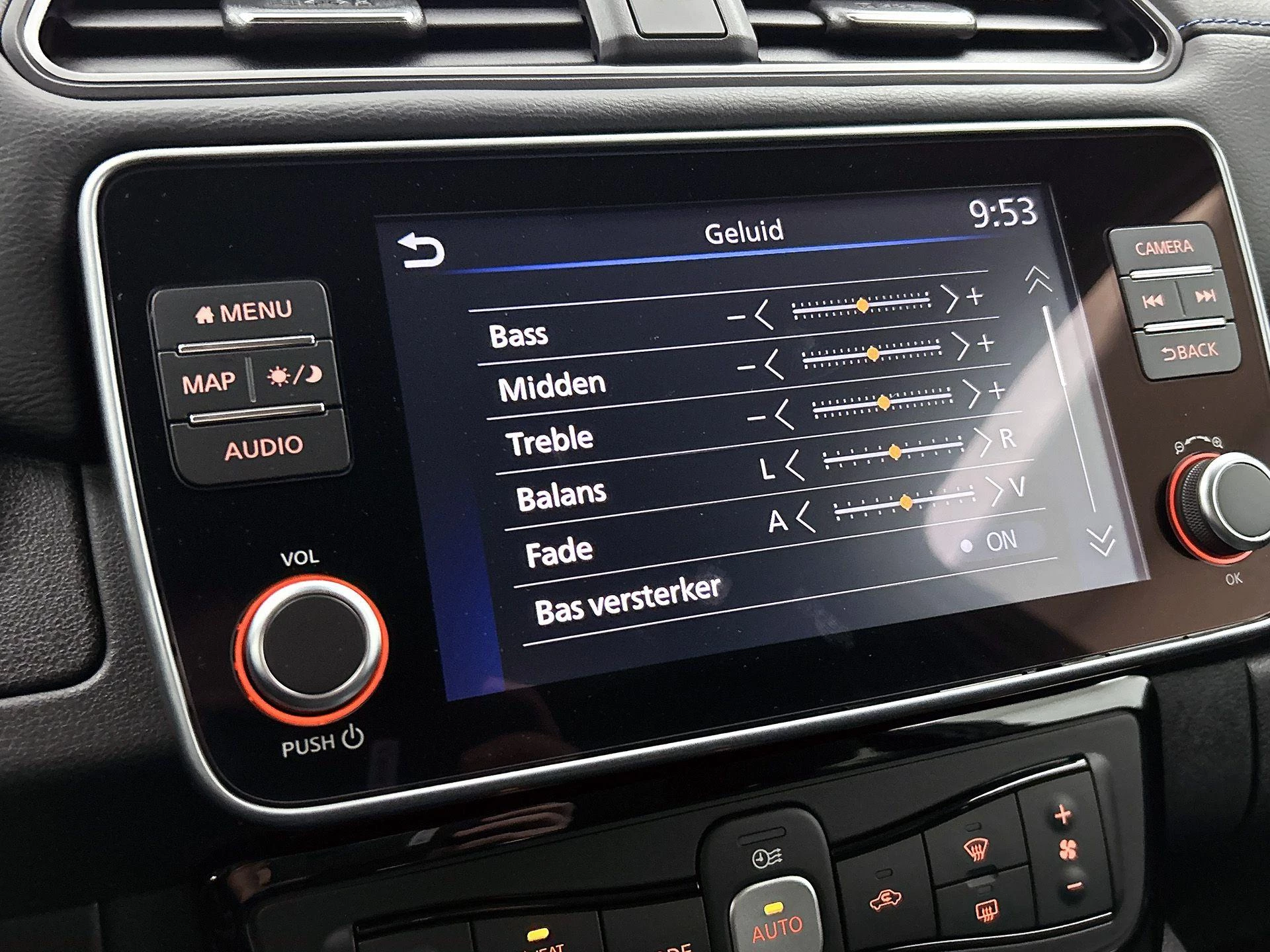 Nissan-Leaf-image-14