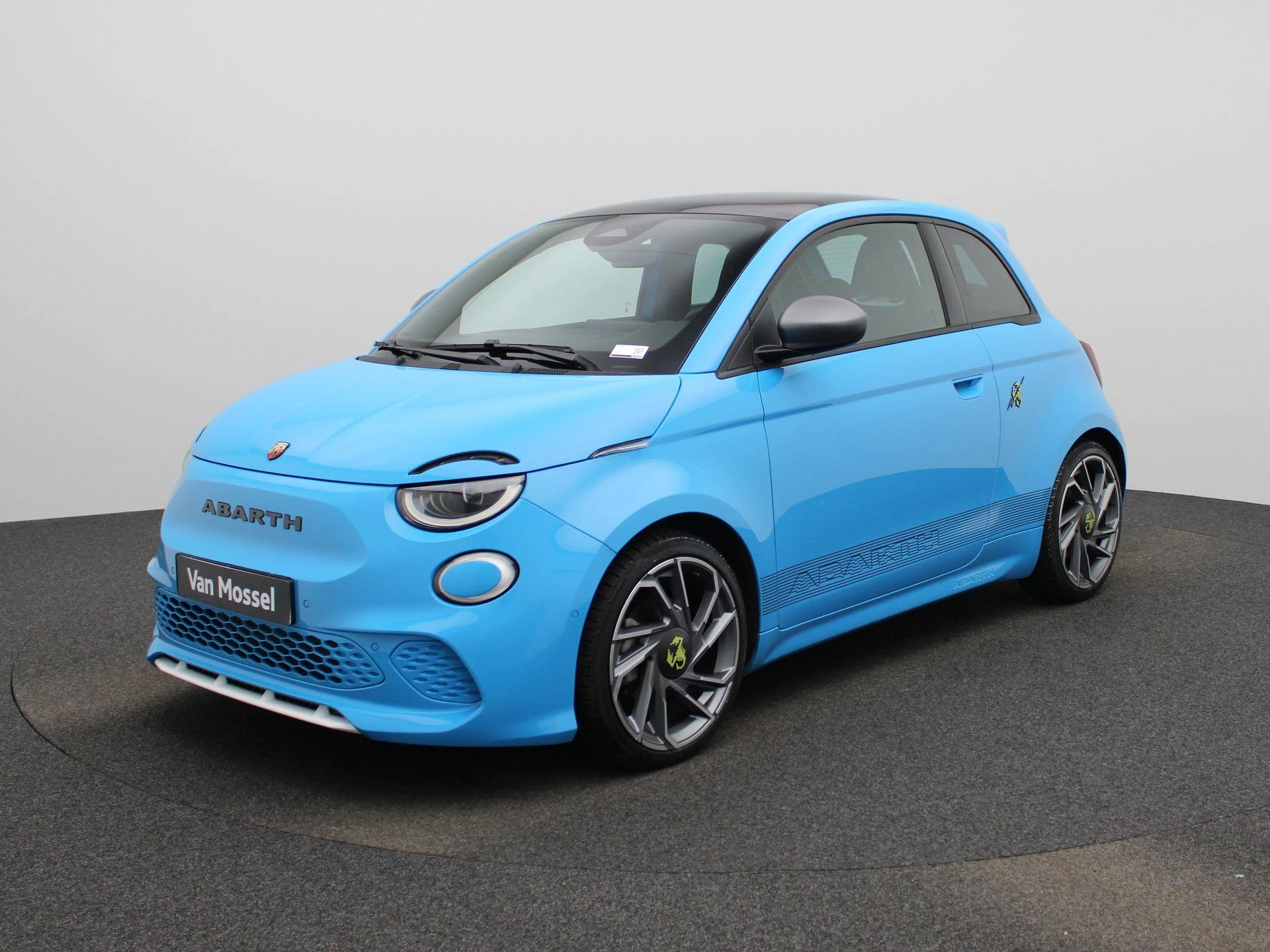 Abarth-500-image-0
