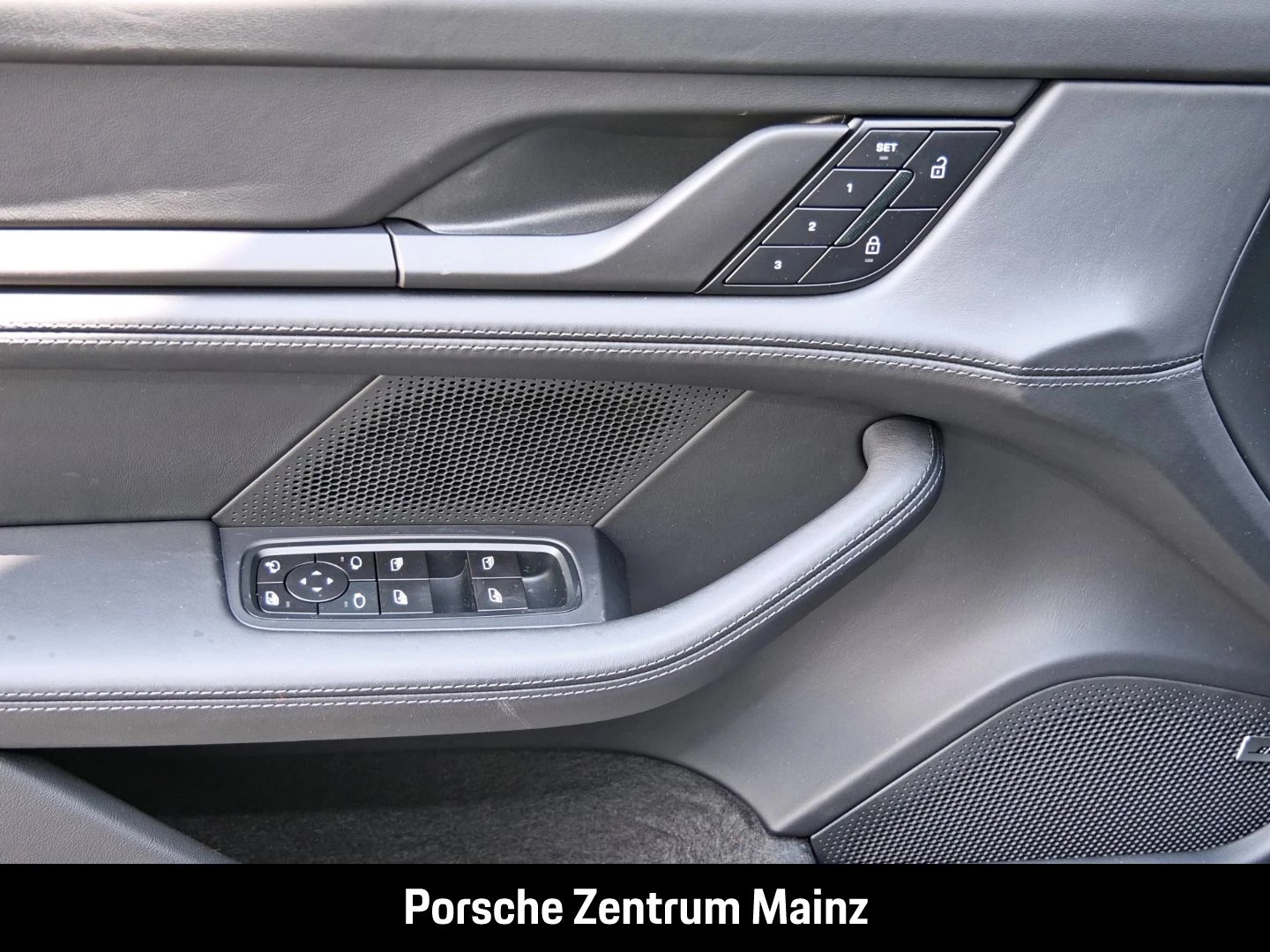 Porsche Taycan Sport Turismo Black Edition InnoDrive black edition