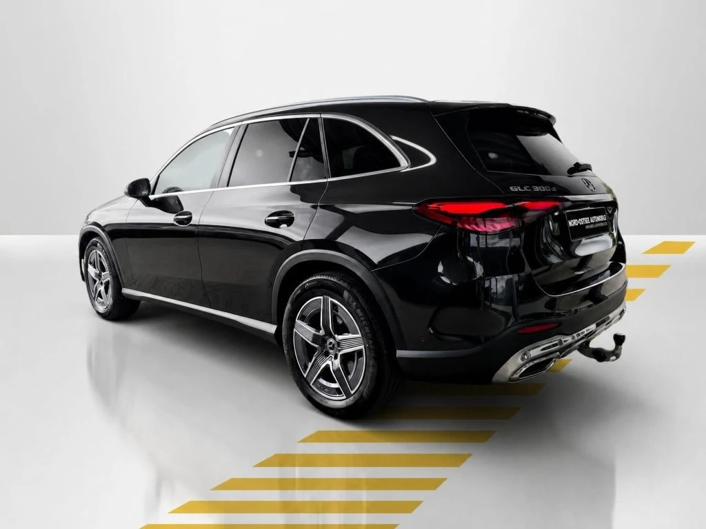 Mercedes-Benz-GLC 300 d-image-12