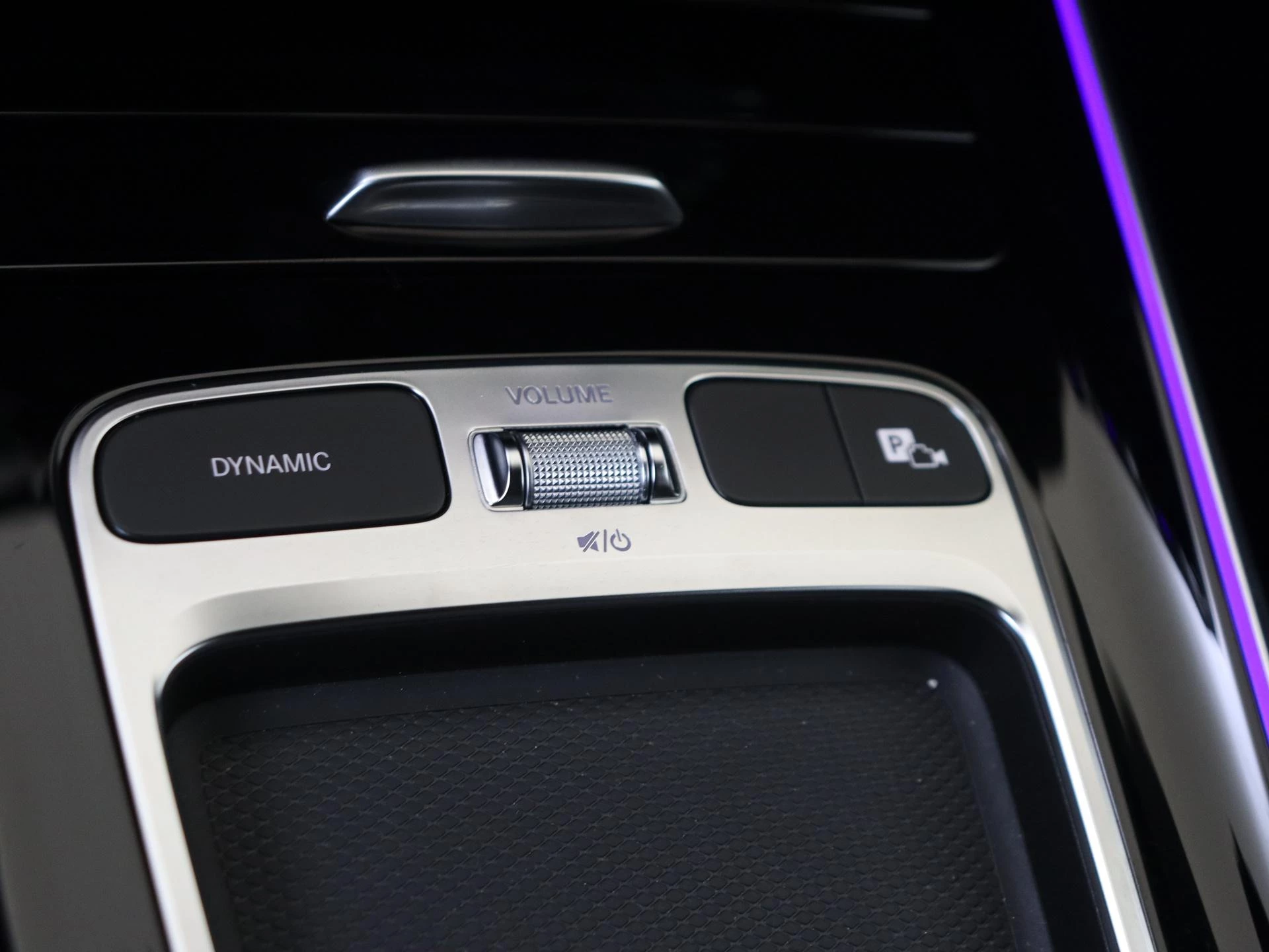 Mercedes-Benz-GLA-image-20