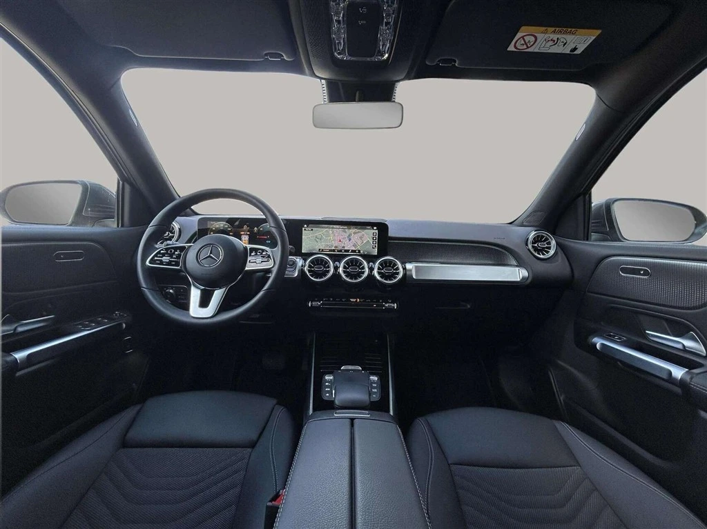 Mercedes-Benz-EQB-image-12