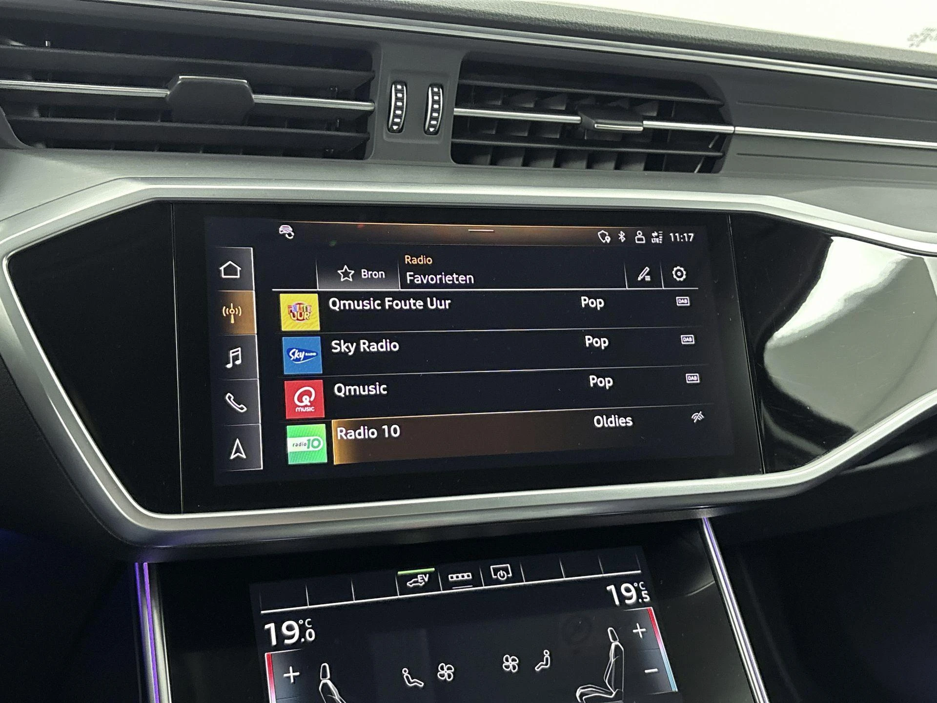 Audi-A6-image-19