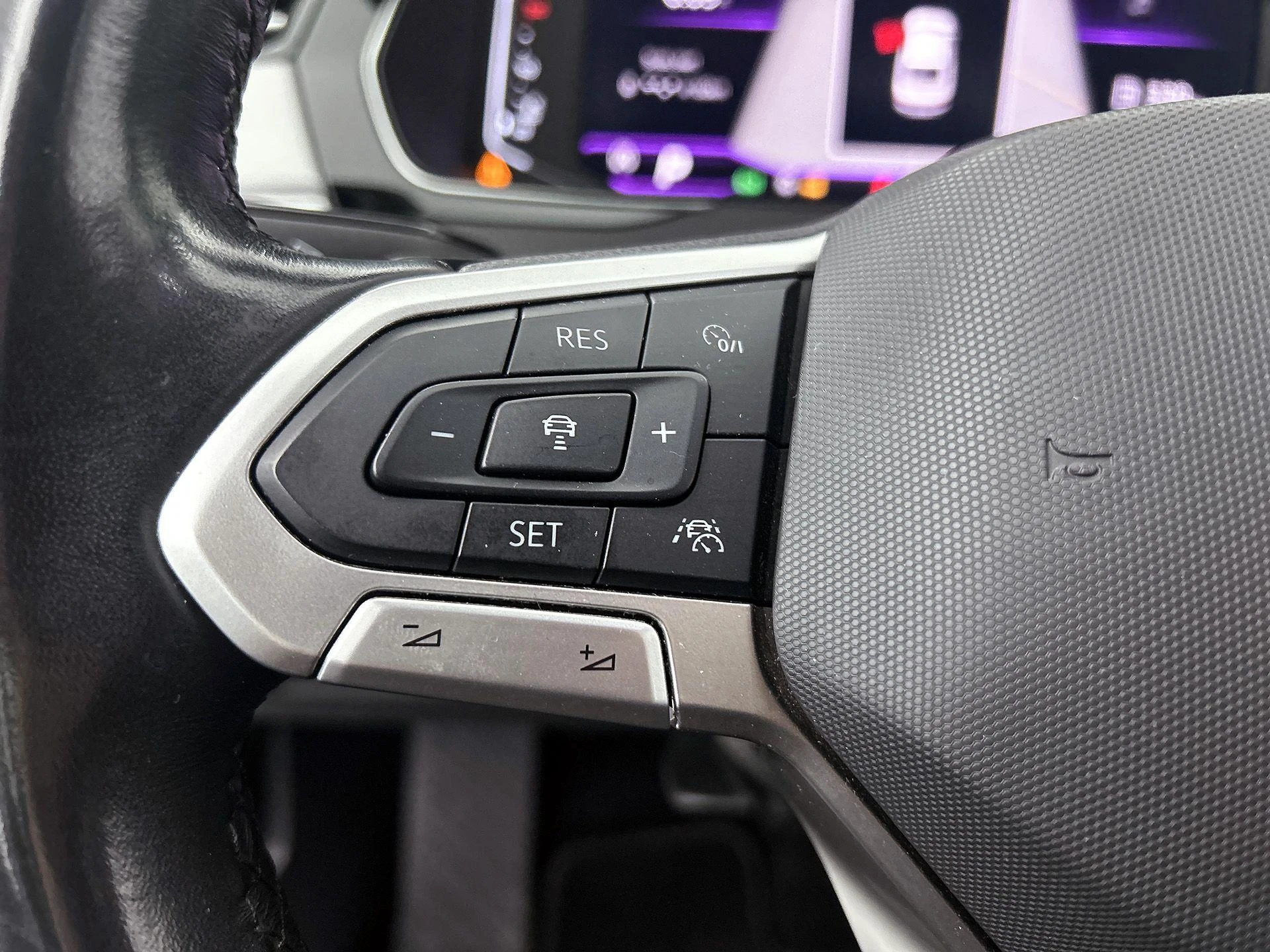 Volkswagen-Passat-image-33