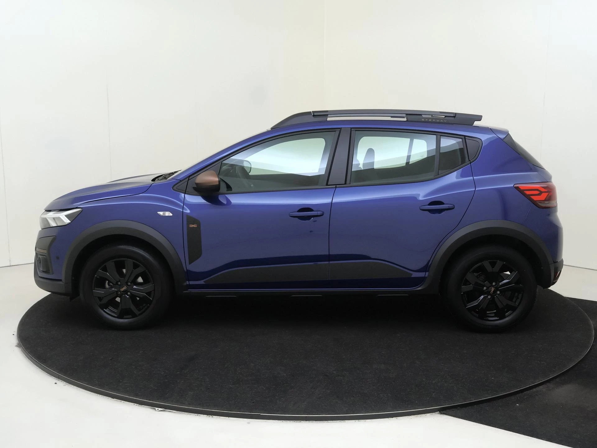 Dacia-Sandero Stepway-image-7