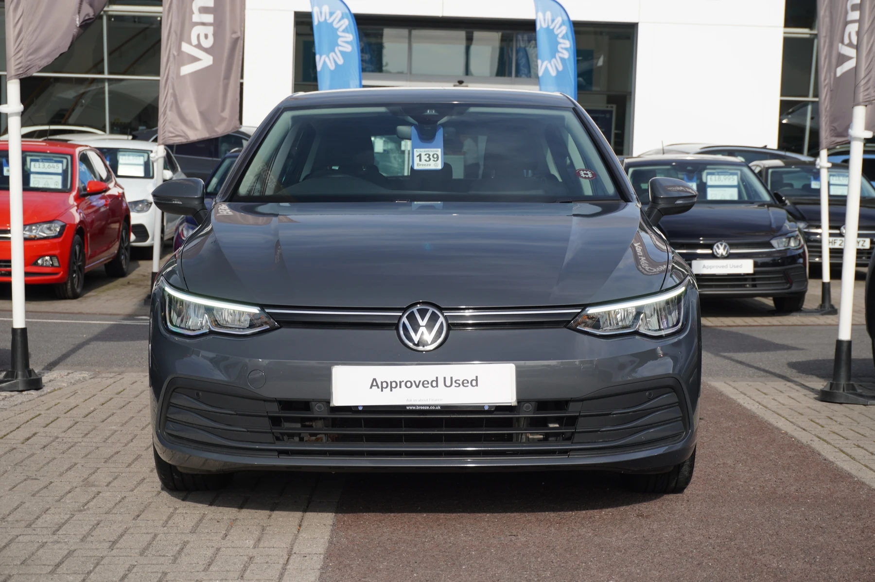 Volkswagen-Golf-image-6
