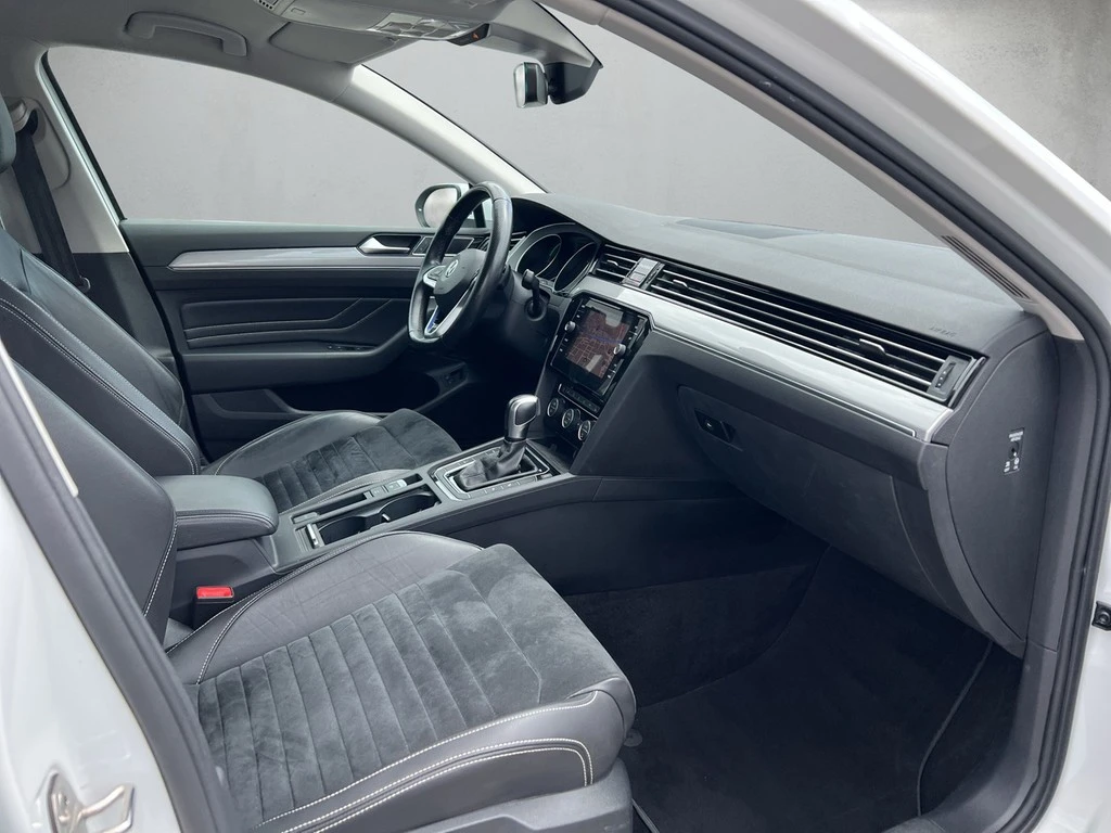 Volkswagen-Passat-image-12