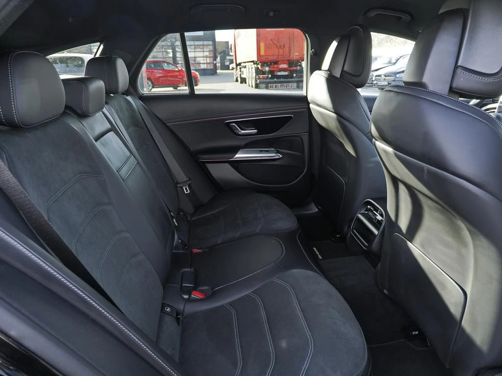 Mercedes-Benz-E-Klasse 220 d-image-13