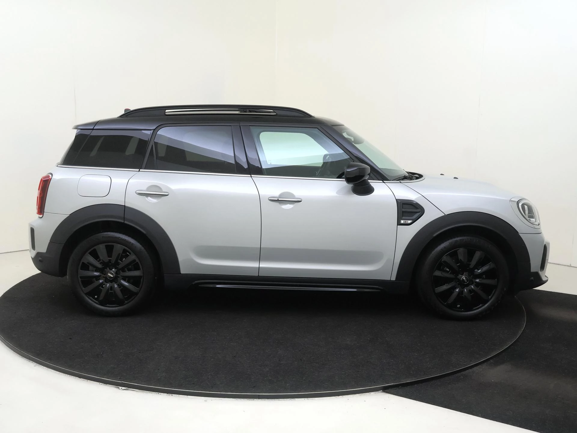 MINI-Countryman-image-8