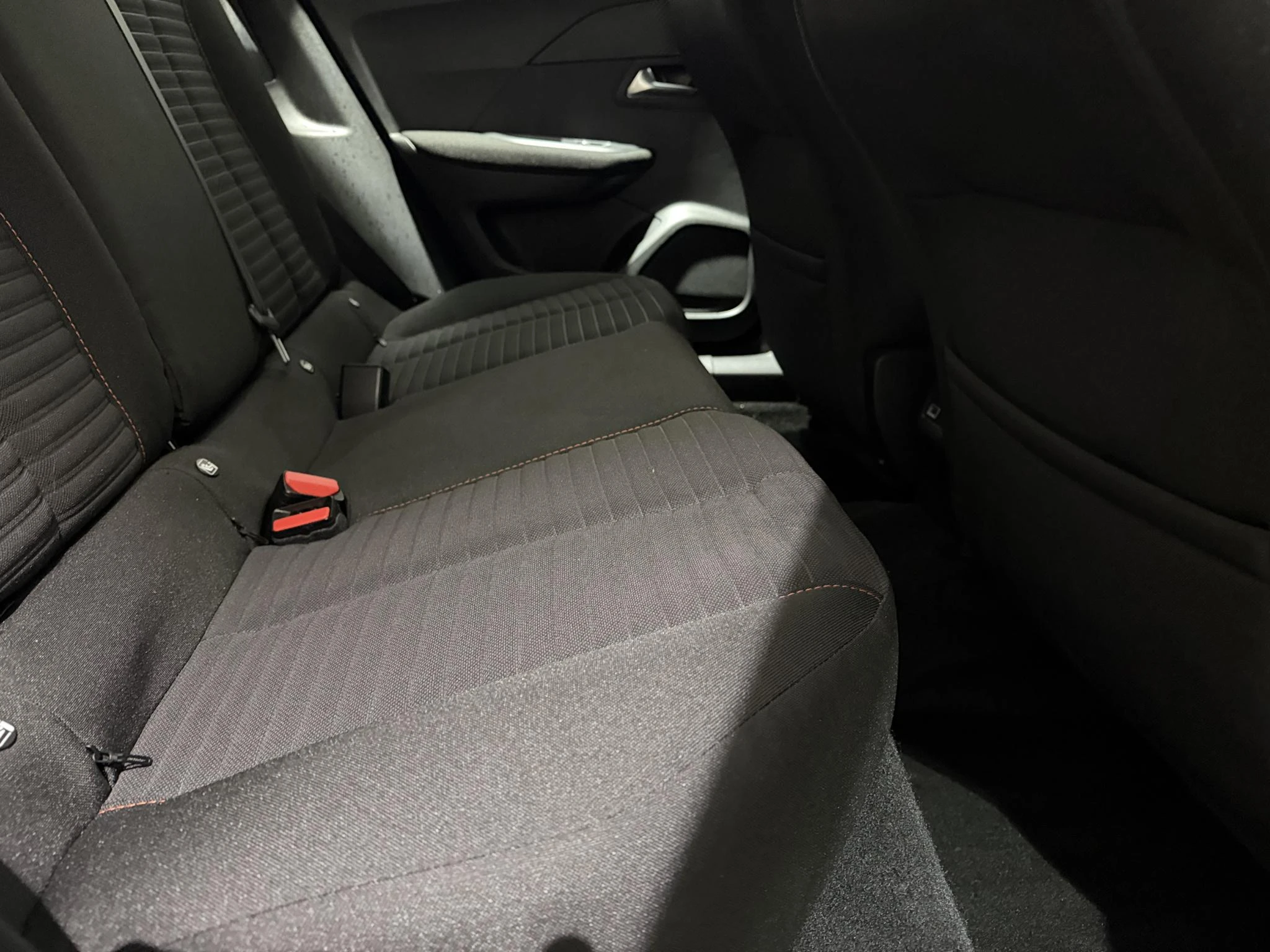 Peugeot-e-2008-image-17