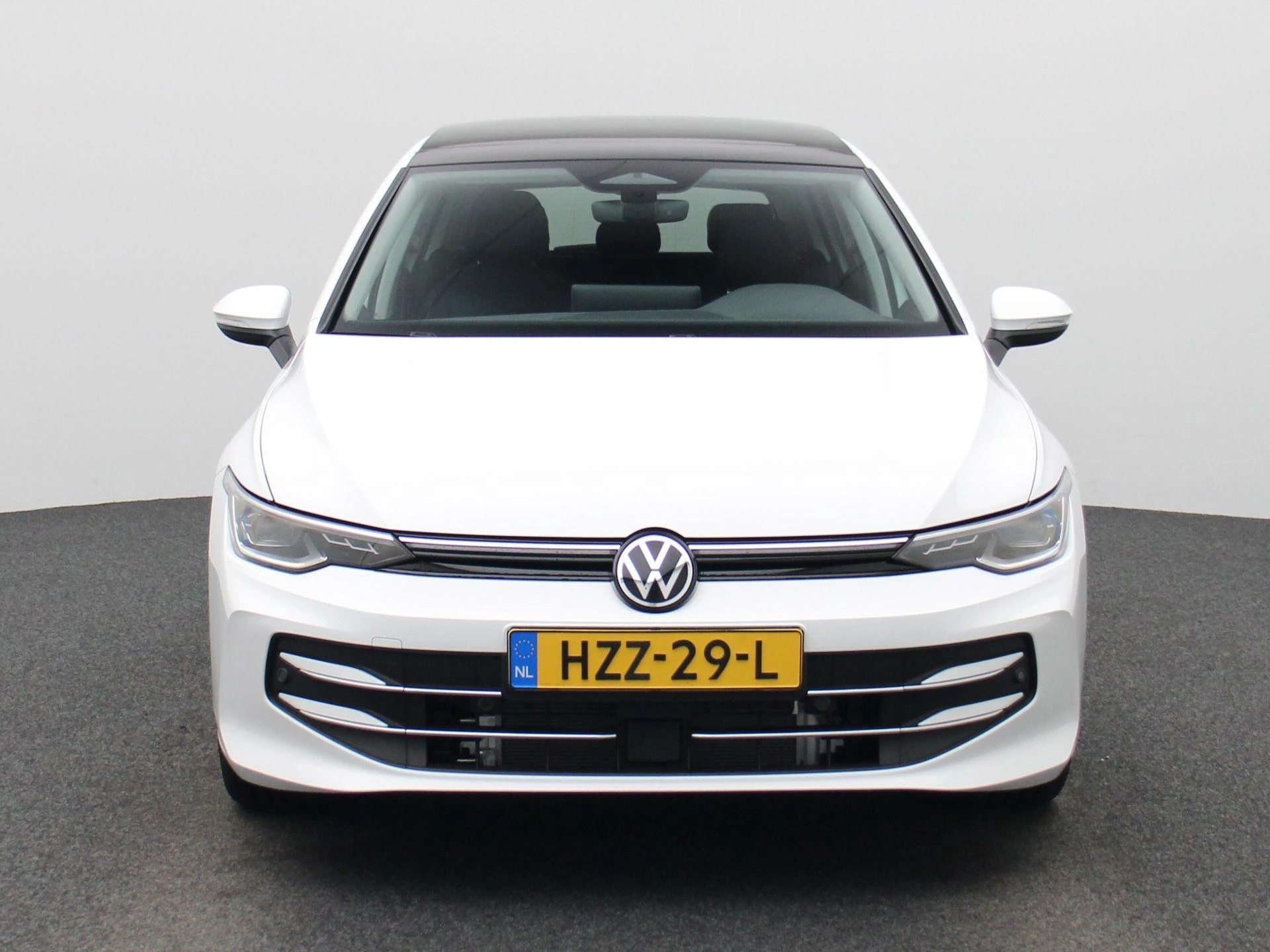 Volkswagen-Golf-image-2