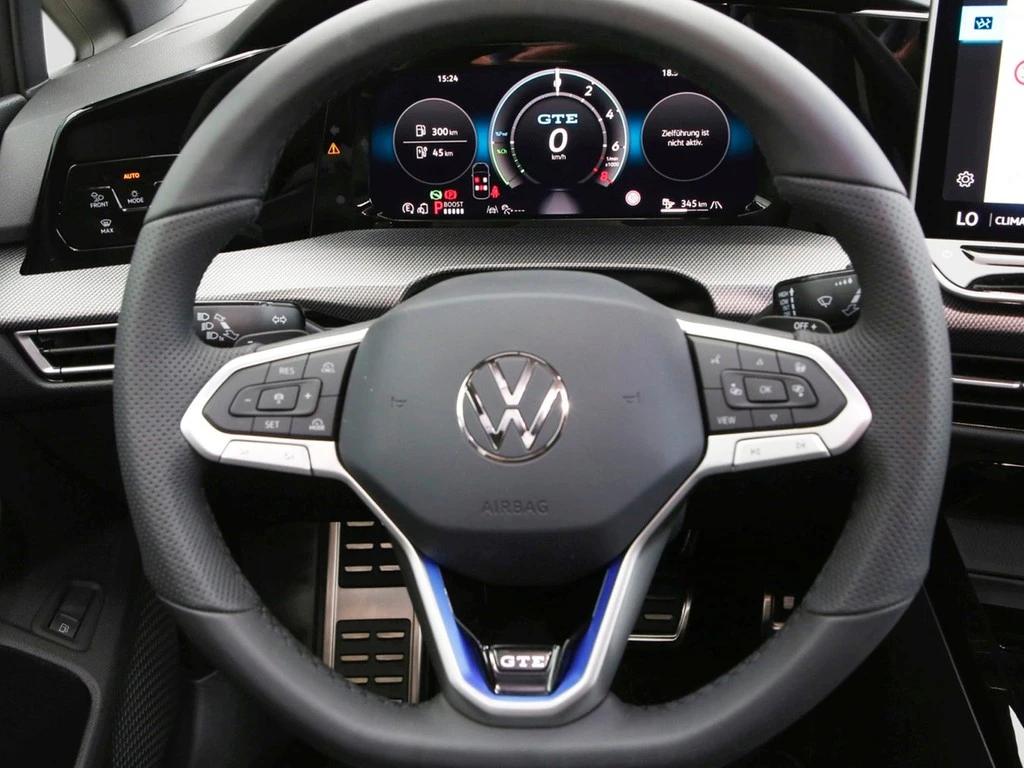 Volkswagen-Golf-image-14