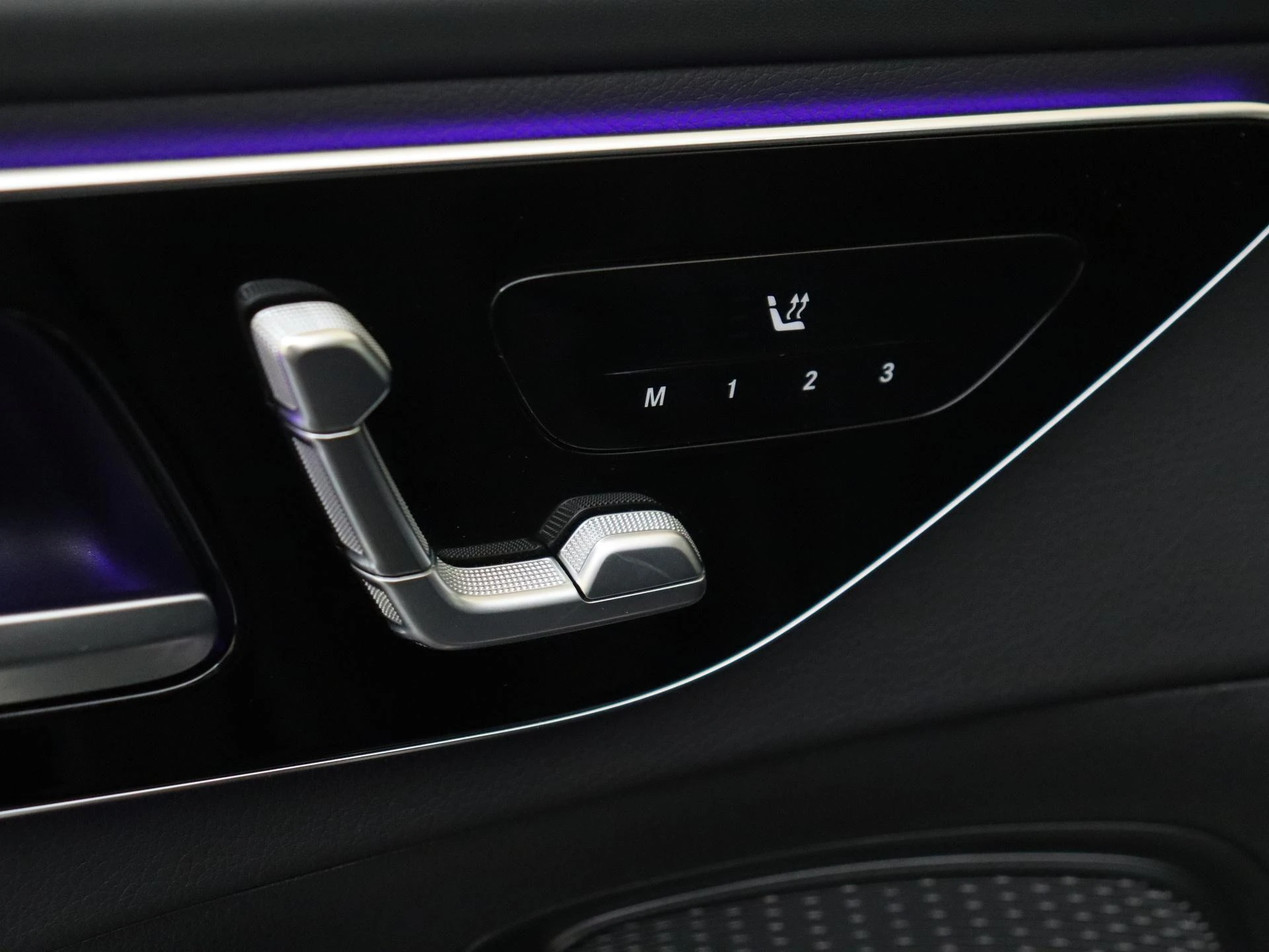 Mercedes-Benz-C-Klasse-image-24