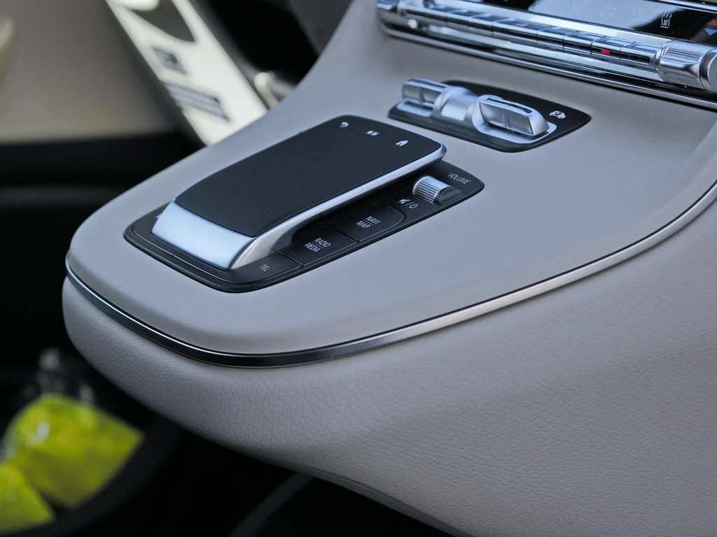 Mercedes-Benz-Marco Polo-image-11