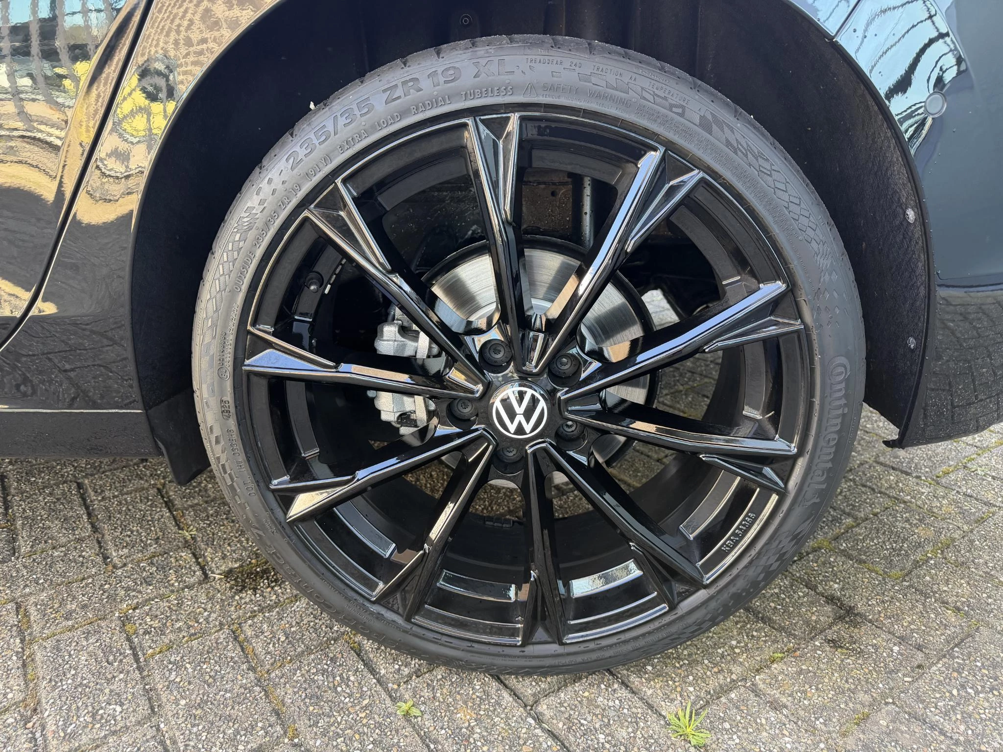 Volkswagen-Golf-image-5