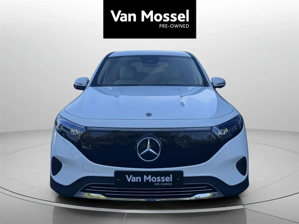 Mercedes-Benz-EQB-image-1